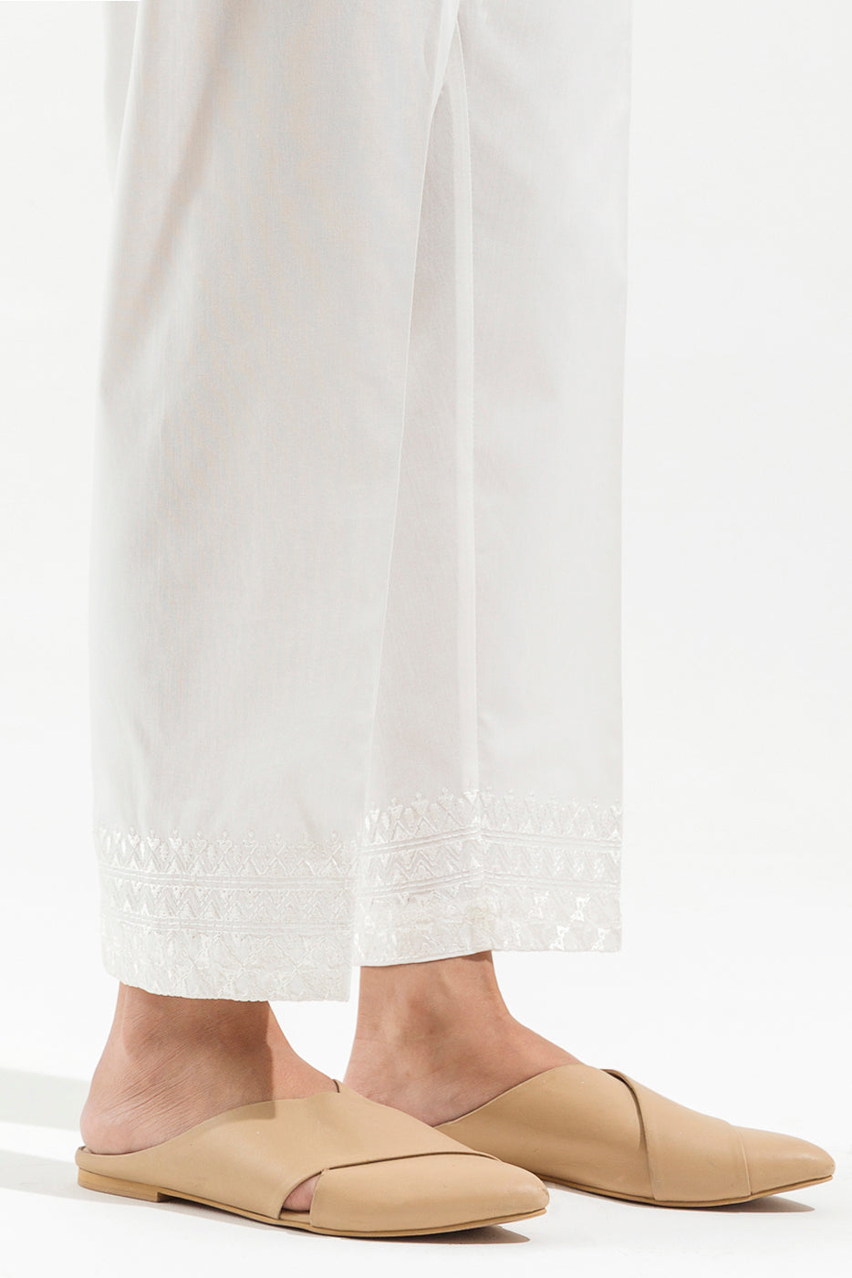 EMBROIDERED STRAIGHT PANTS