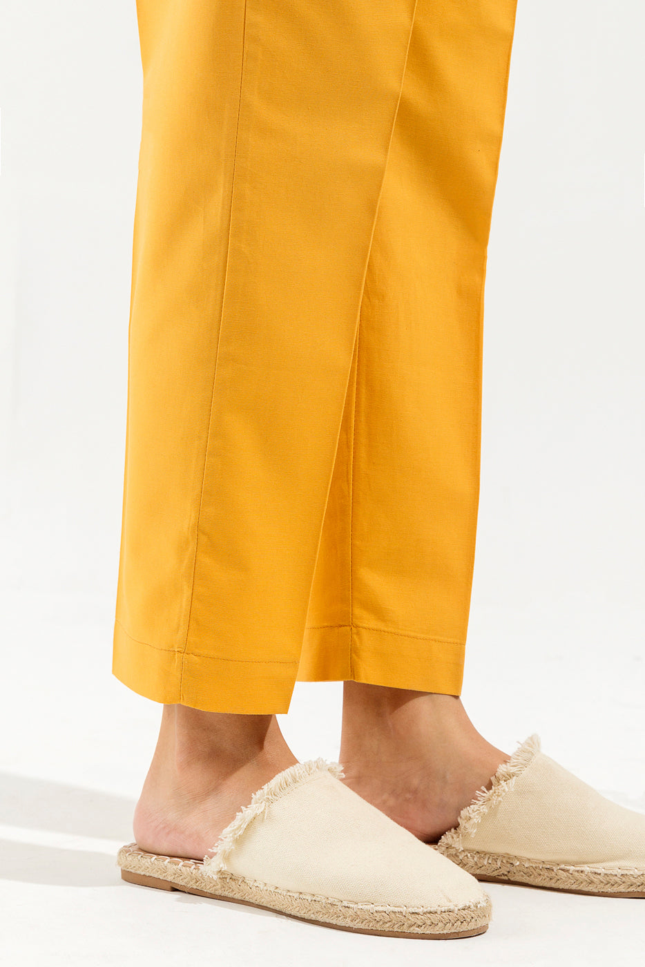 BASIC STRAIGHT PANTS