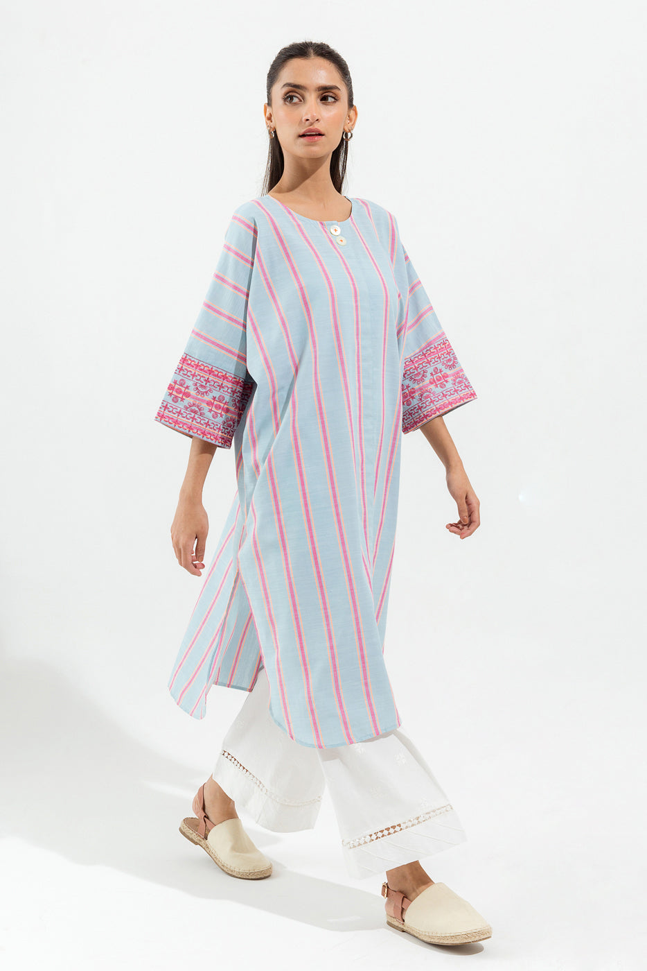 EMBROIDERED CHAMBRAY SHIRT (PRET)