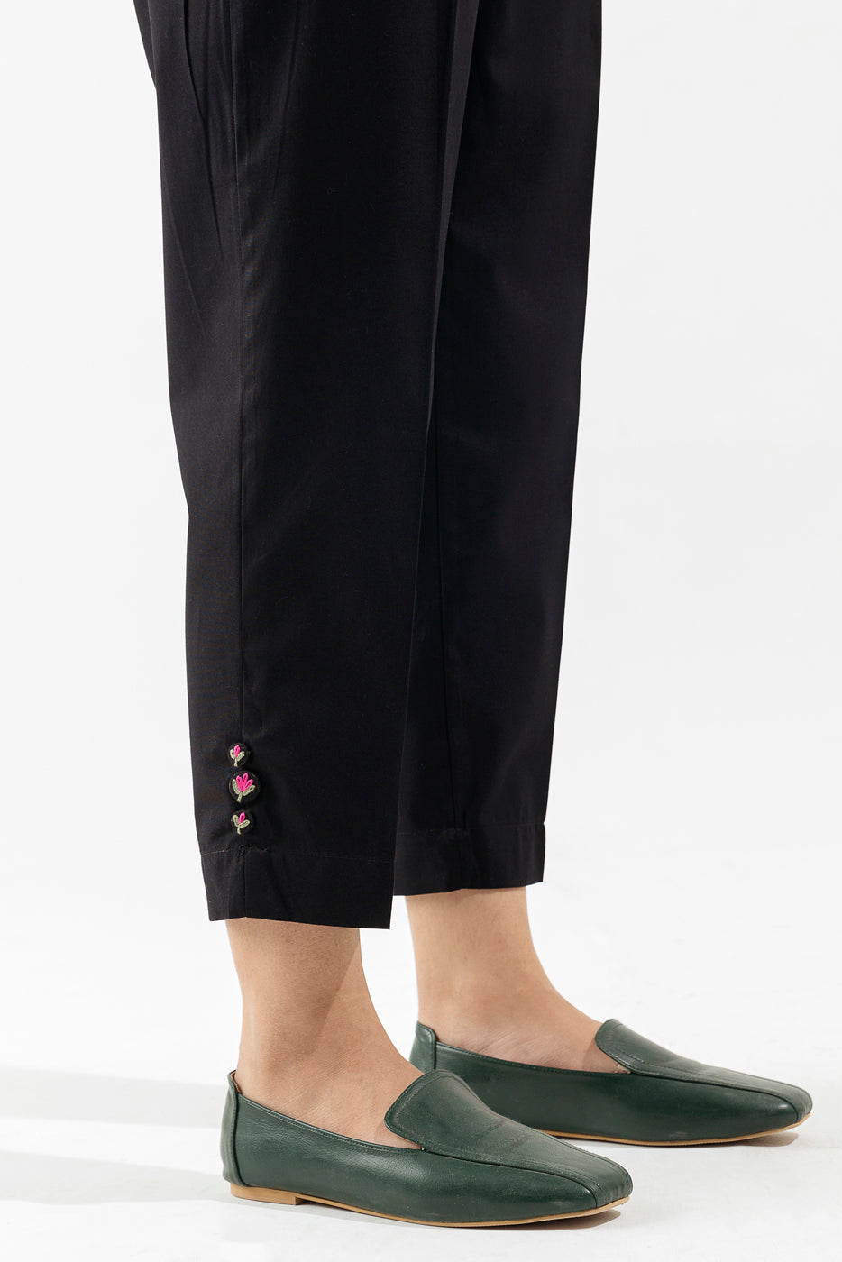 BASIC STRAIGHT PANTS