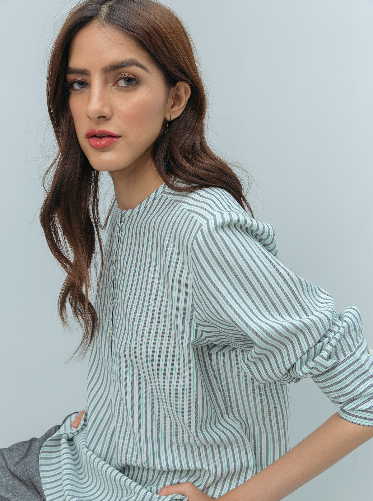 STRIPED PLACKET ROUND HEM TOP
