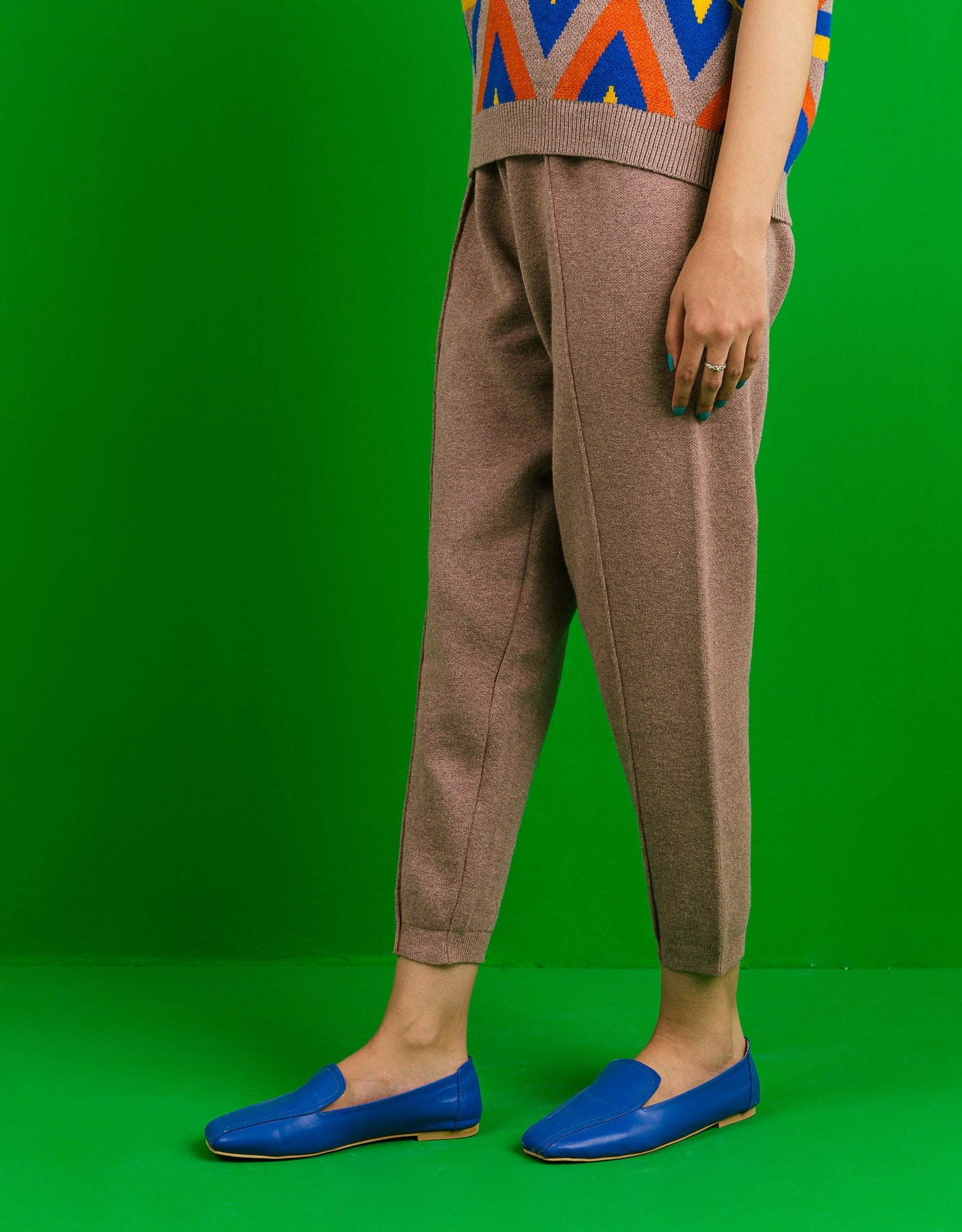 BROWN SOLID COLOURED PANTS