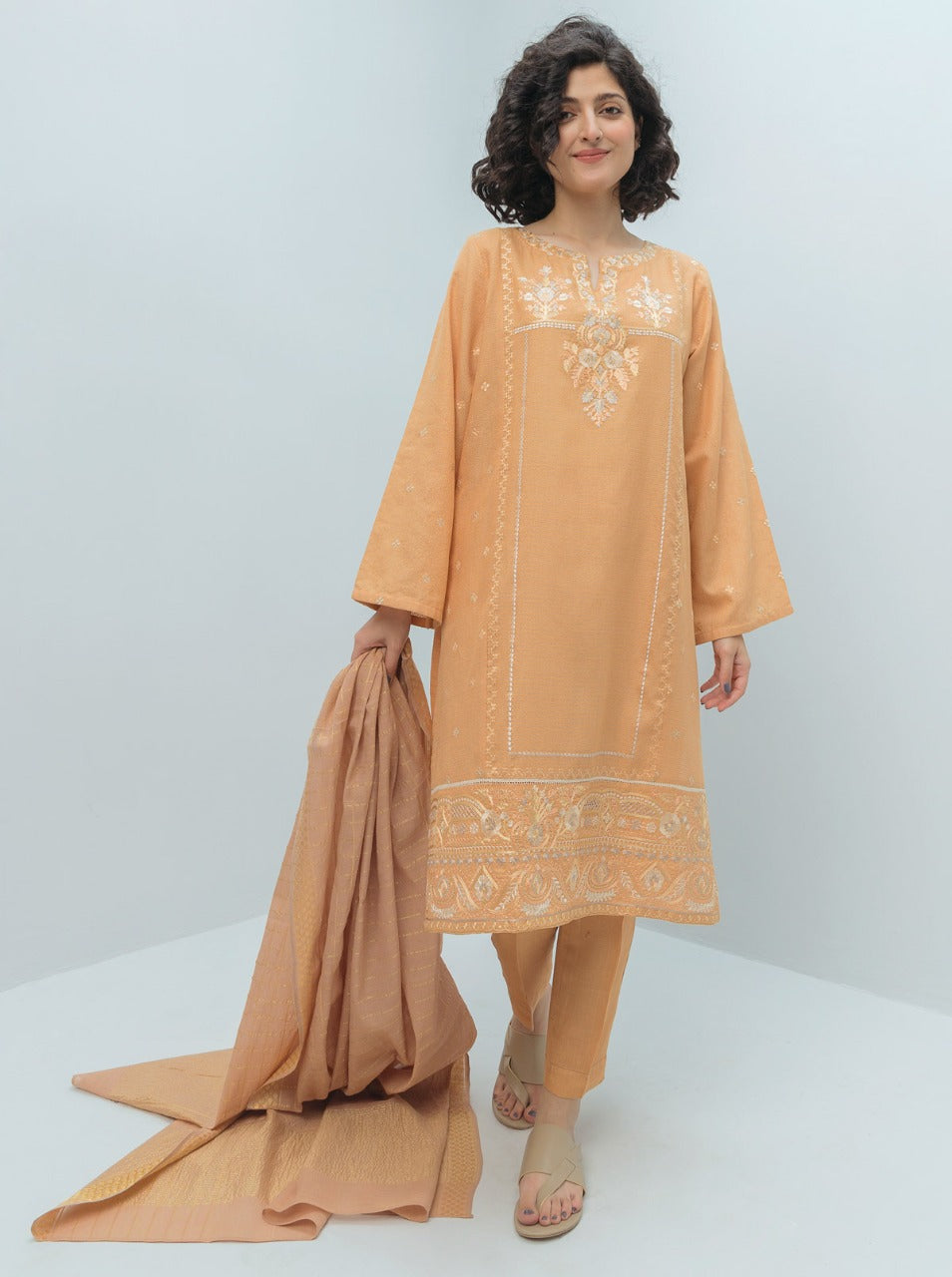 2 PIECE EMBROIDERED KARANDI SUIT (LUXURY PRET)