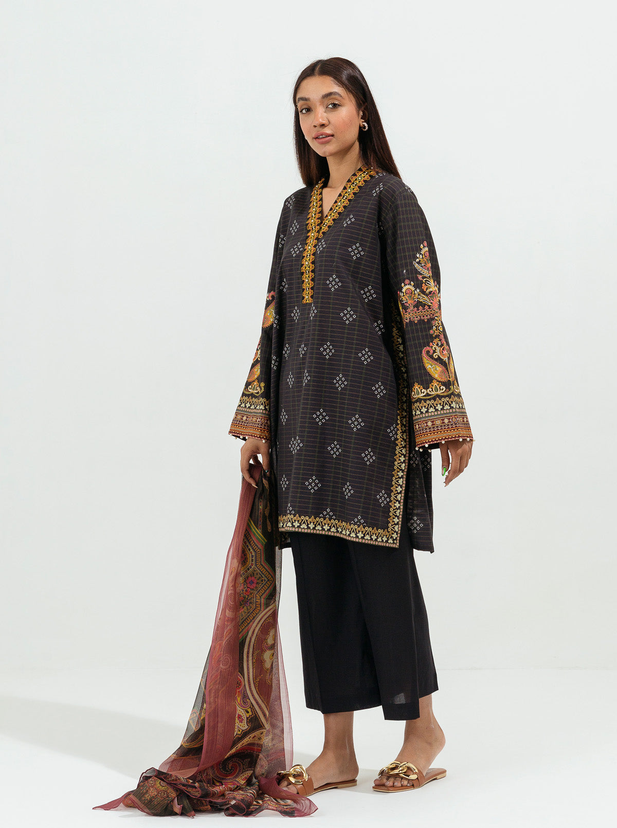 Noir Quartz-Embroidered-3P