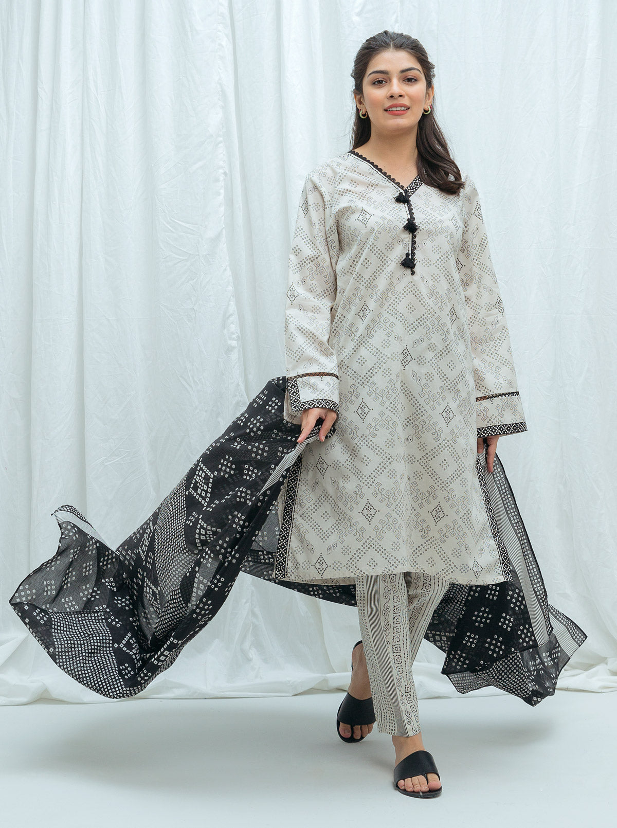 MONOCHROME TALE-PRINTED-3P (UNSTITCHED)