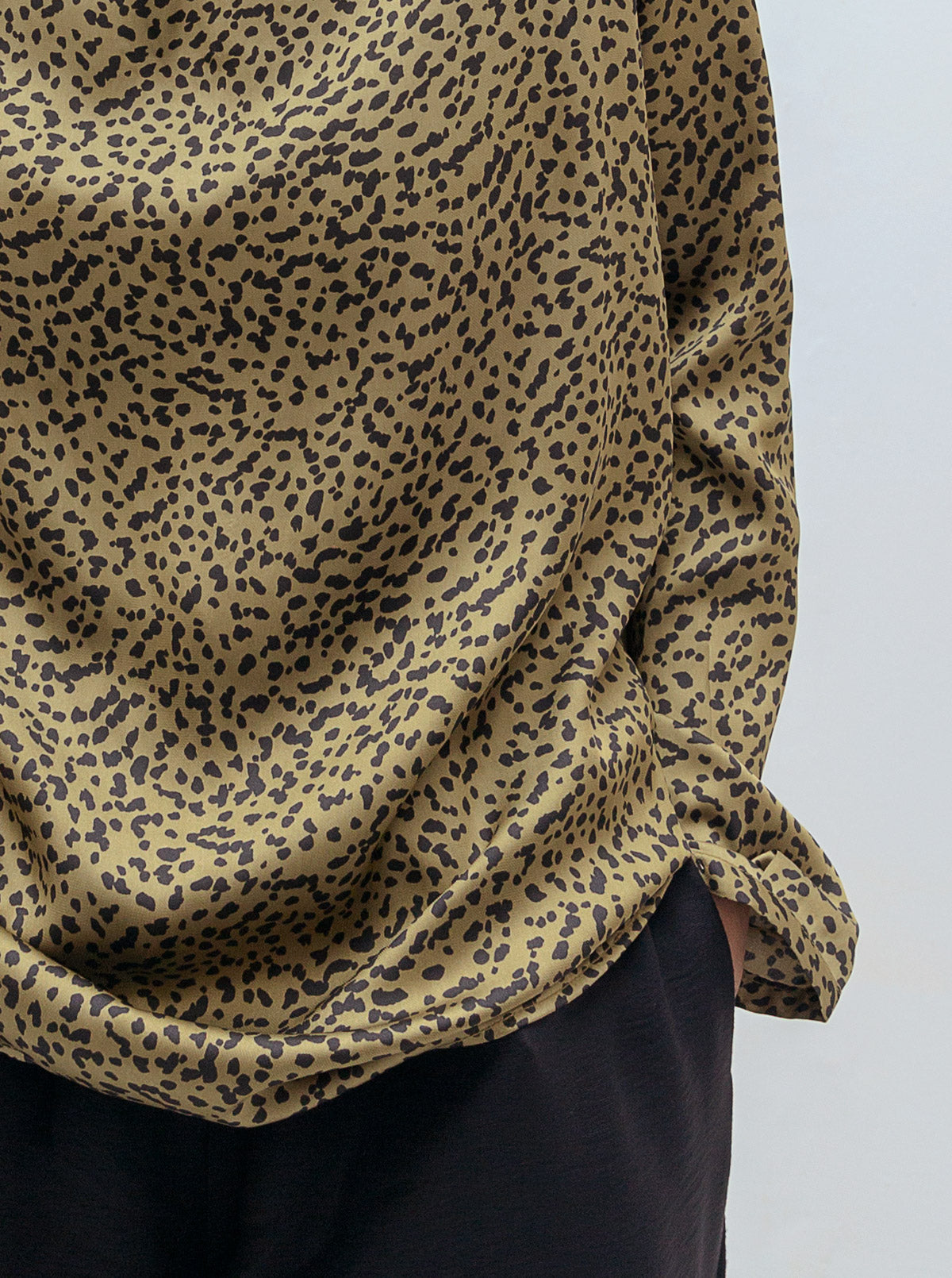 OLIVE ANIMAL PRINT BLOUSE