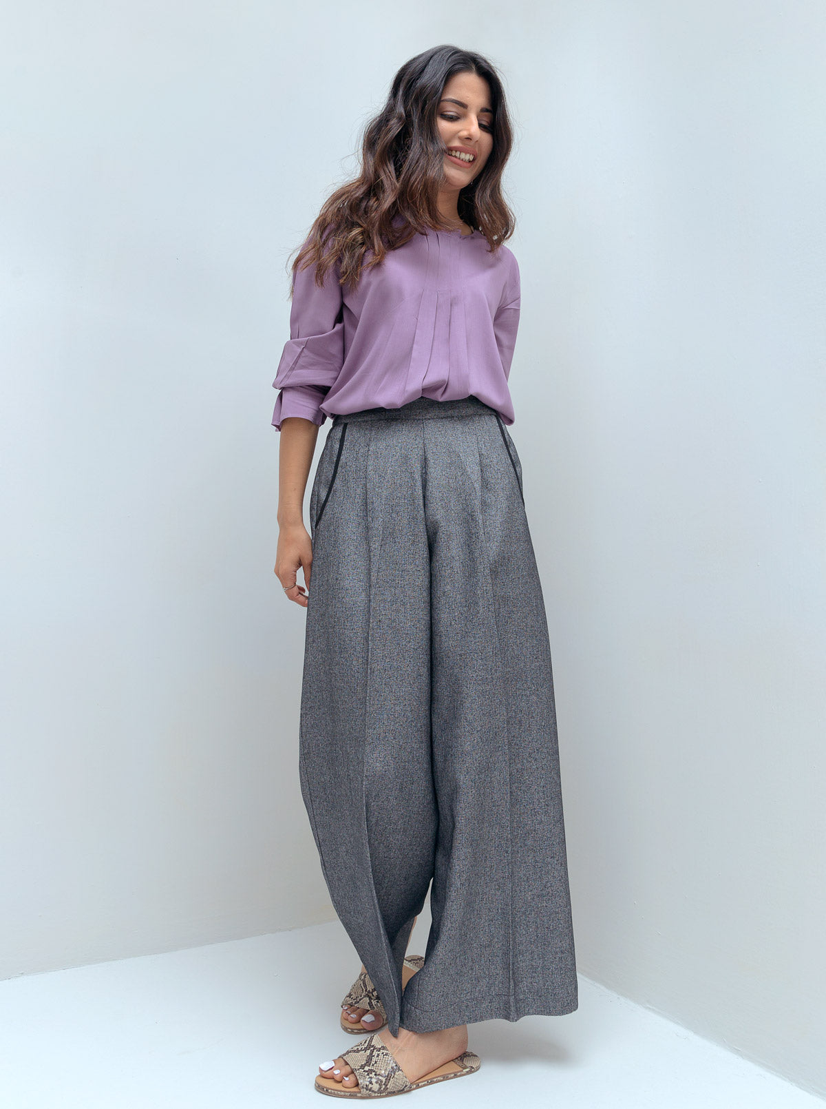 LILAC FLOWY PLEATED BLOUSE