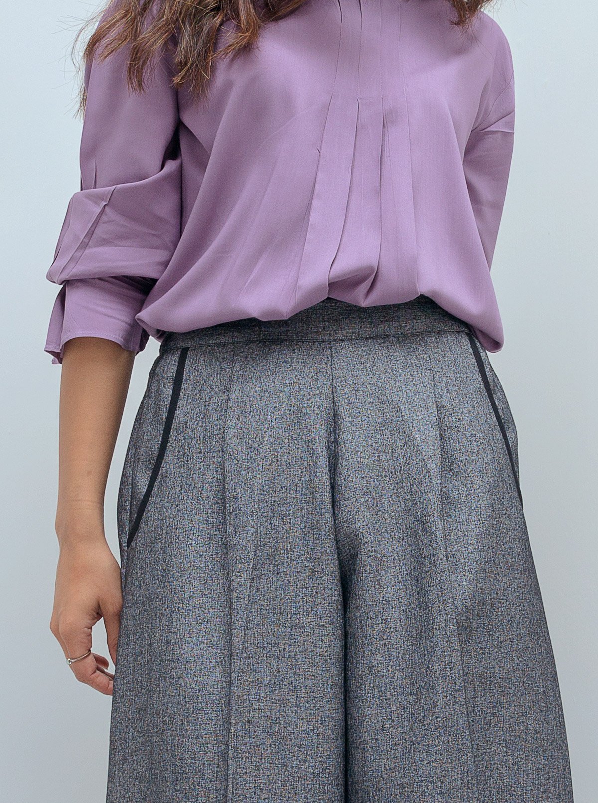 LILAC FLOWY PLEATED BLOUSE