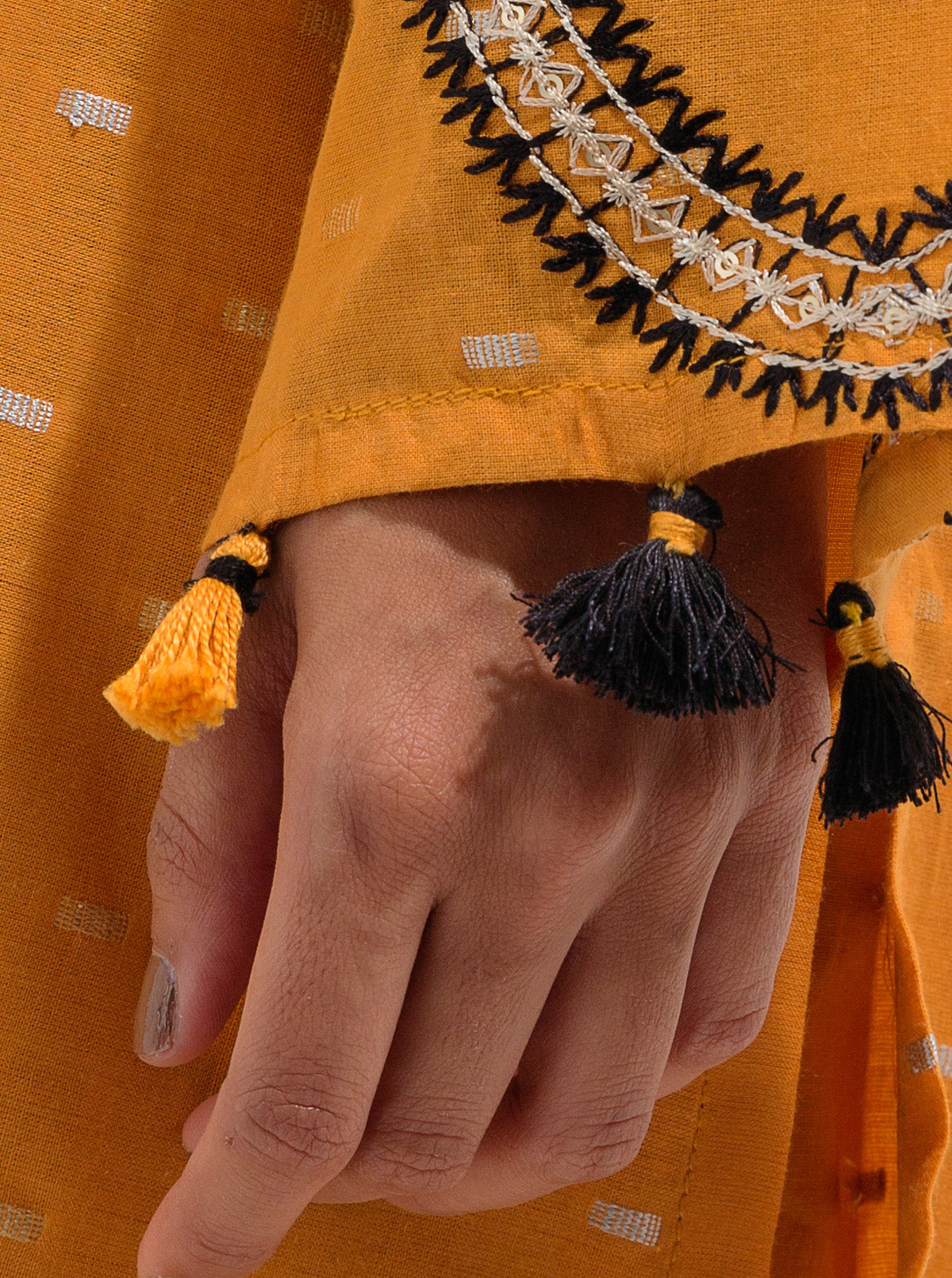 EMBROIDERED SHIRT