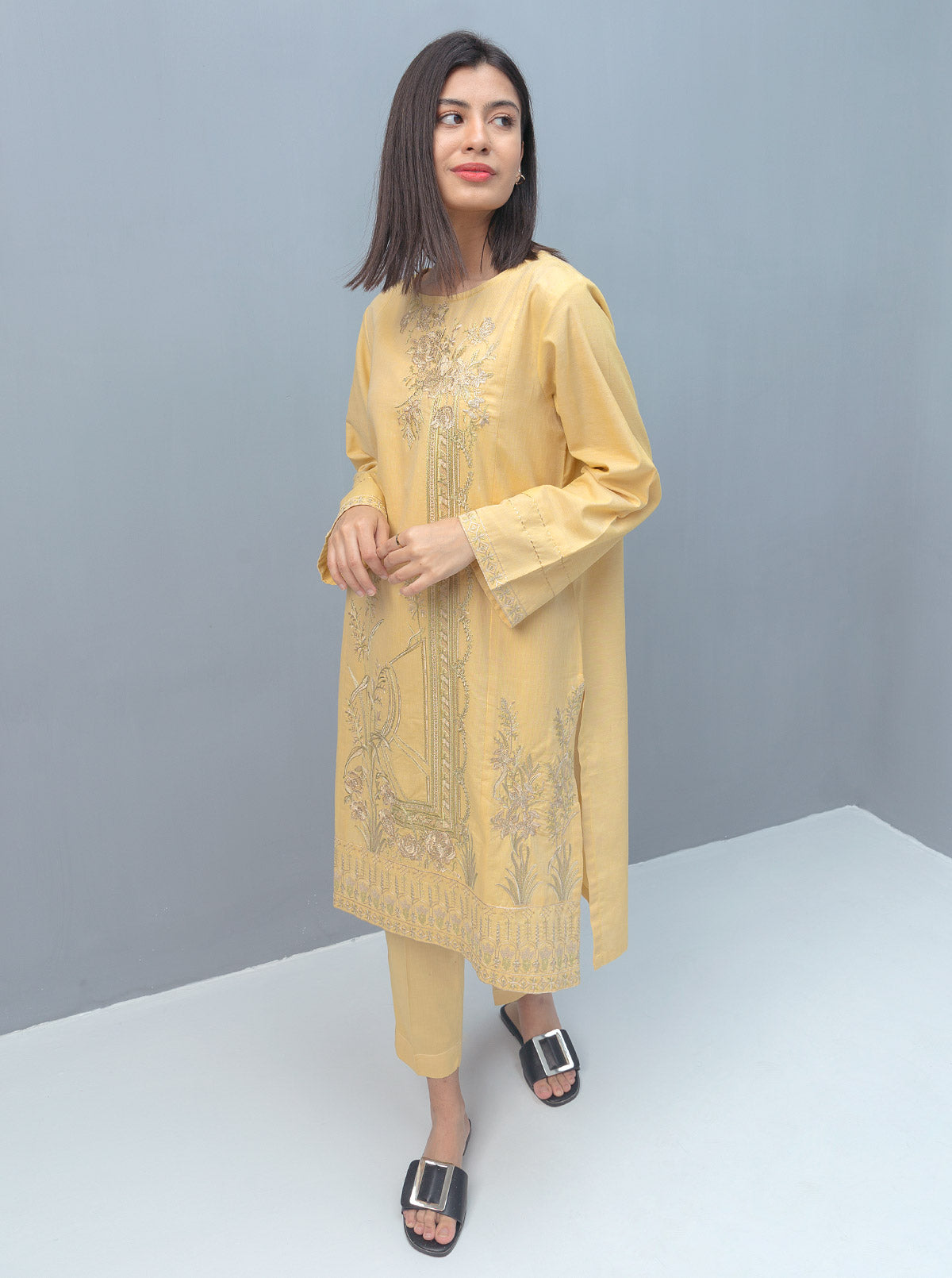 EMBROIDERED SHIRT