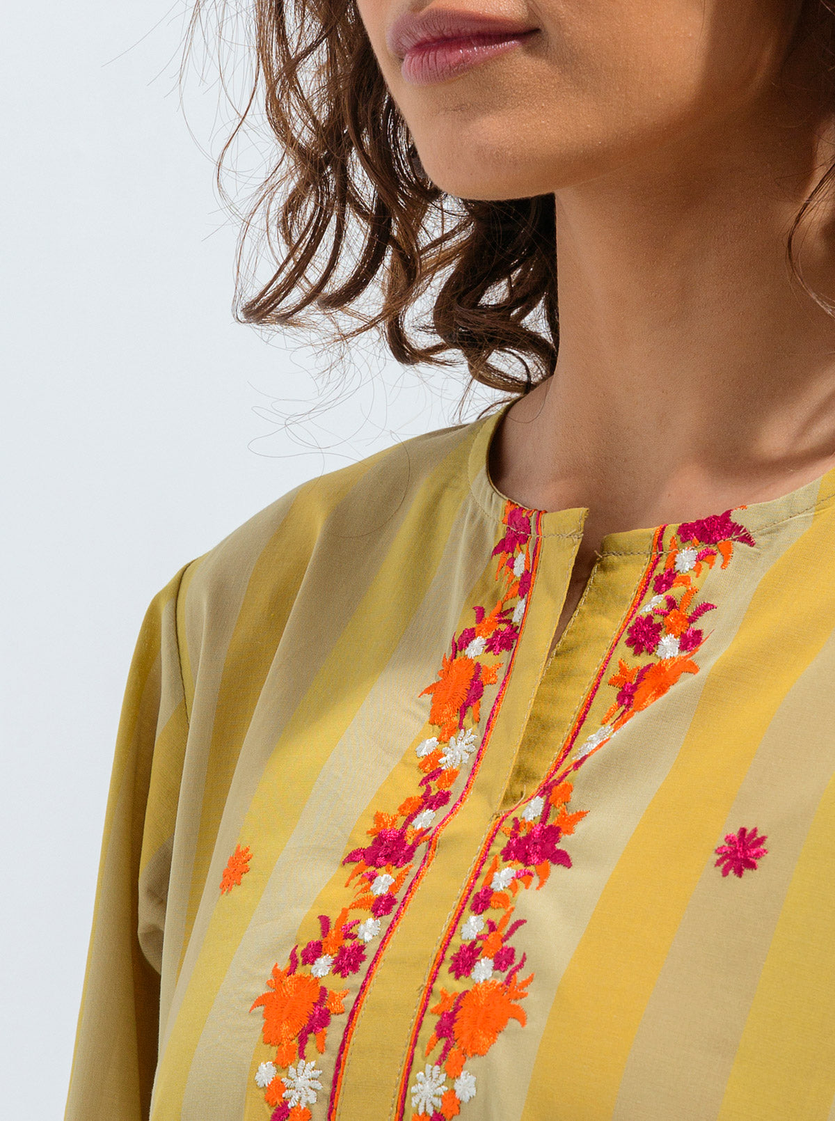 EMBROIDERED SHIRT