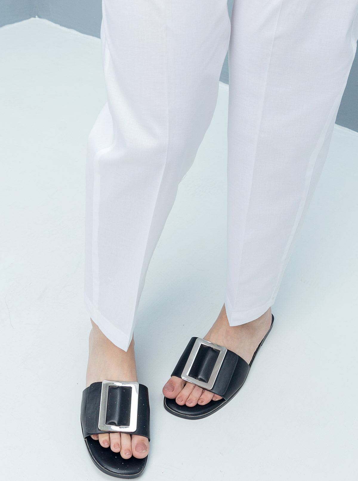 BASIC STRAIGHT PANTS