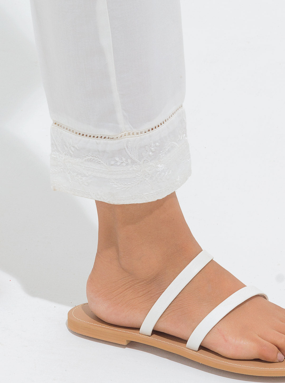 BASIC STRAIGHT PANTS