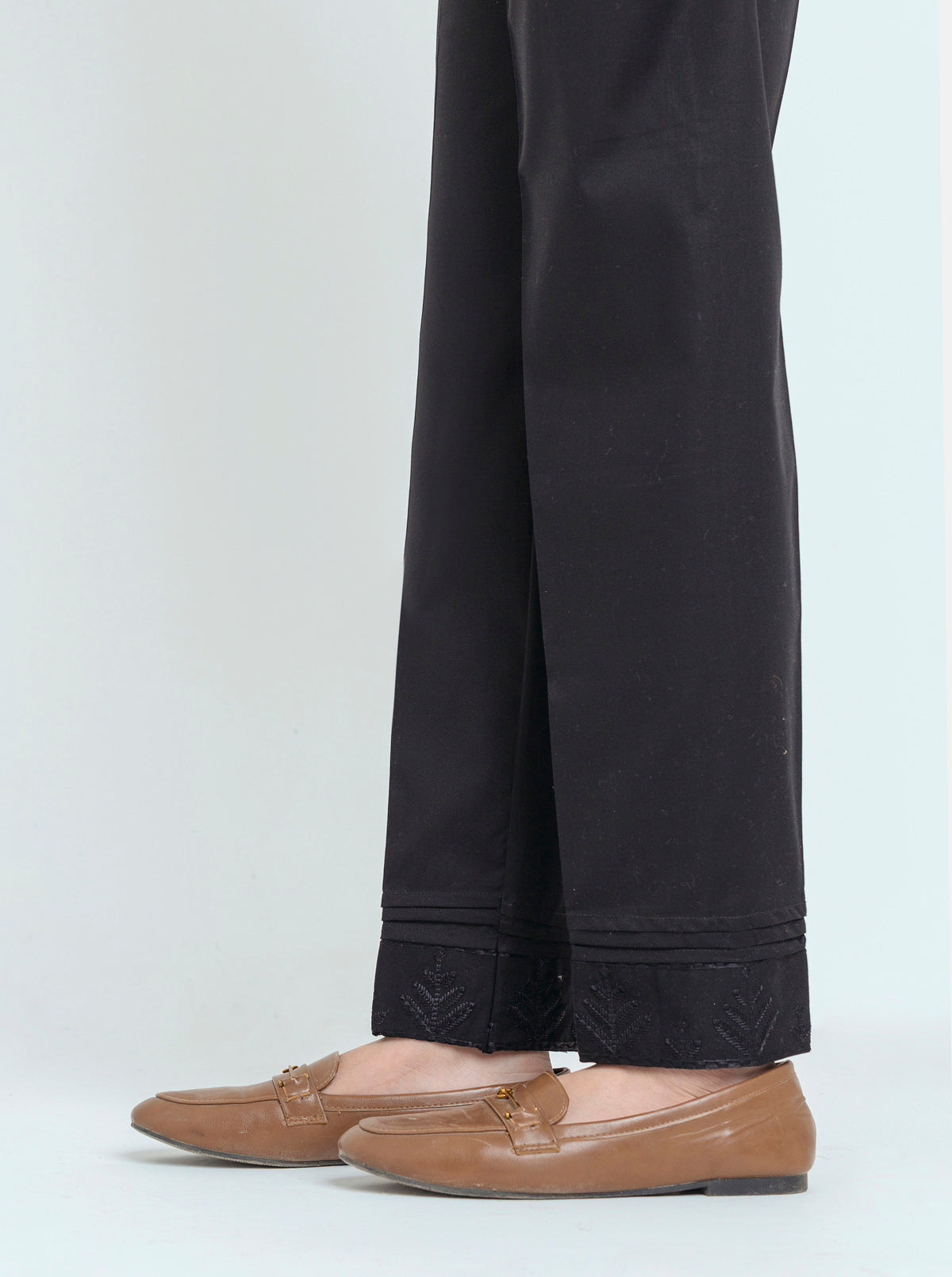 EMBROIDERED STRAIGTH PANTS