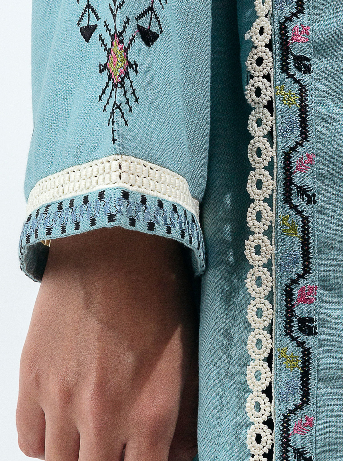 EMBROIDERED SHIRT