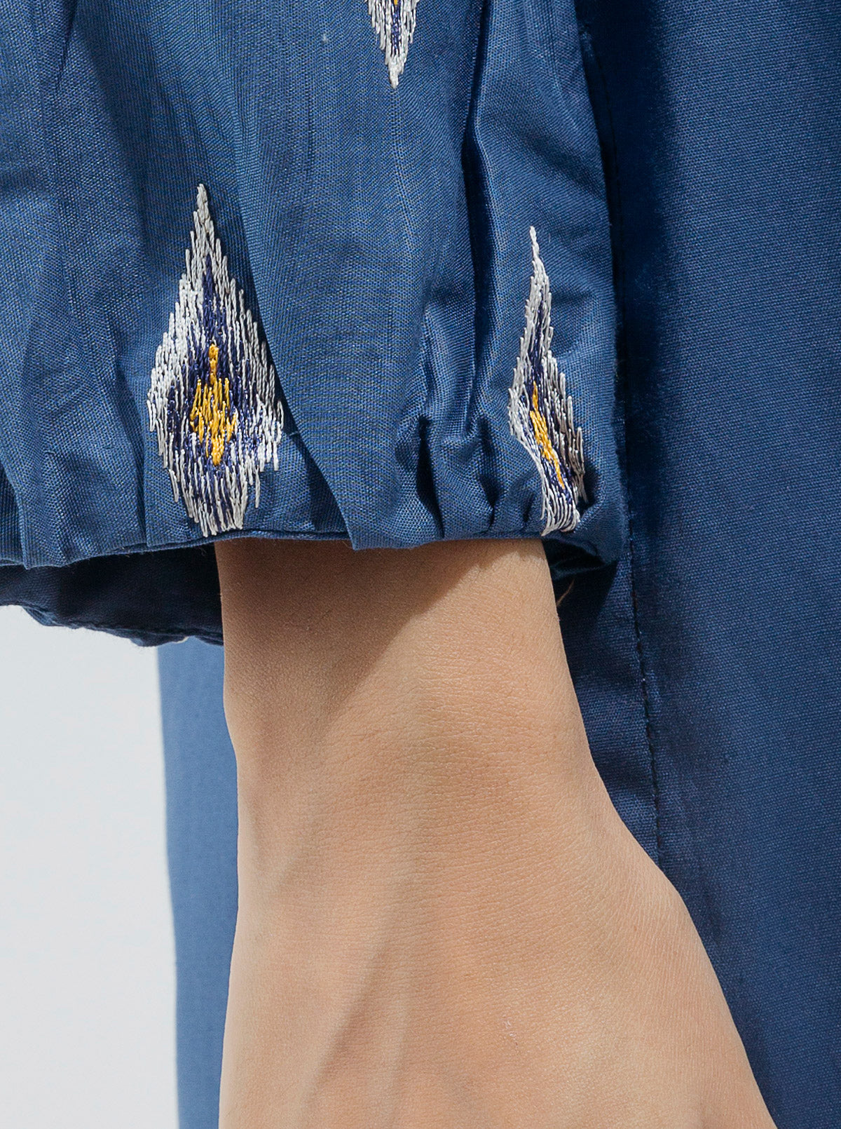EMBROIDERED SHIRT