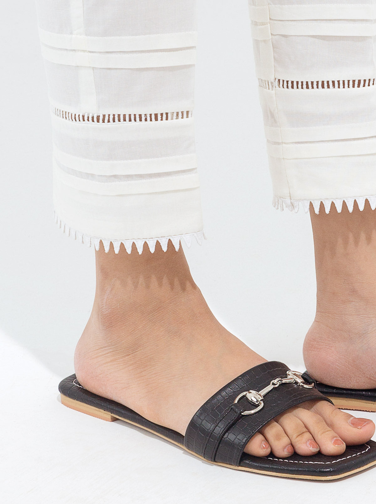 BASIC STRAIGHT PANTS