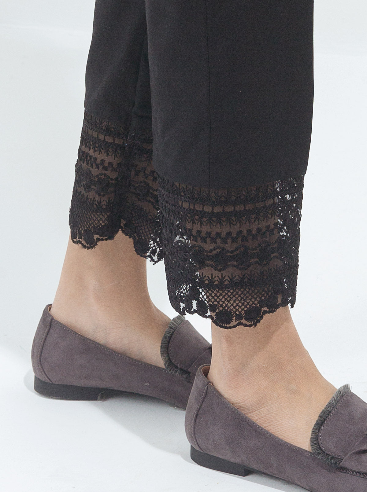 EMBROIDERED STRAIGHT PANTS