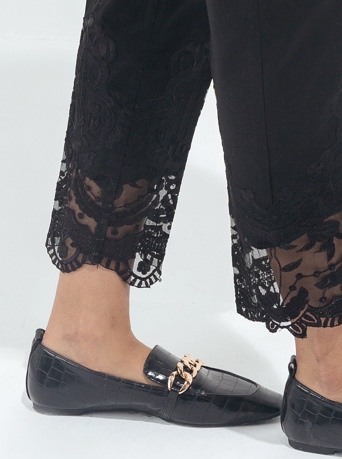 EMBROIDERED STRAIGHT PANTS