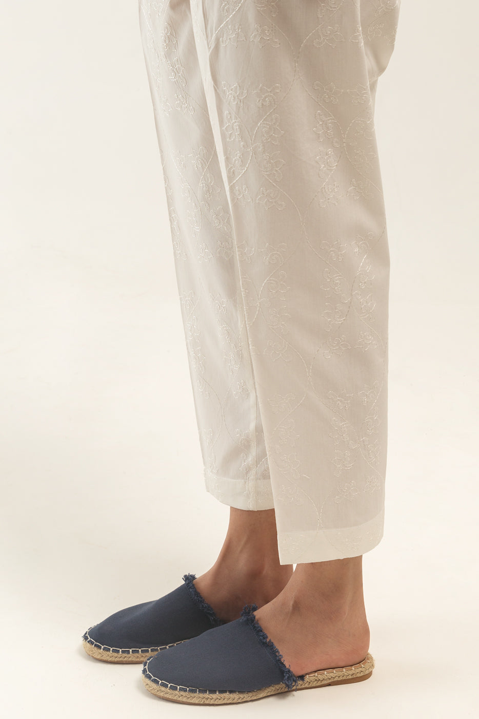 EMBROIDERED STRAIGHT PANTS