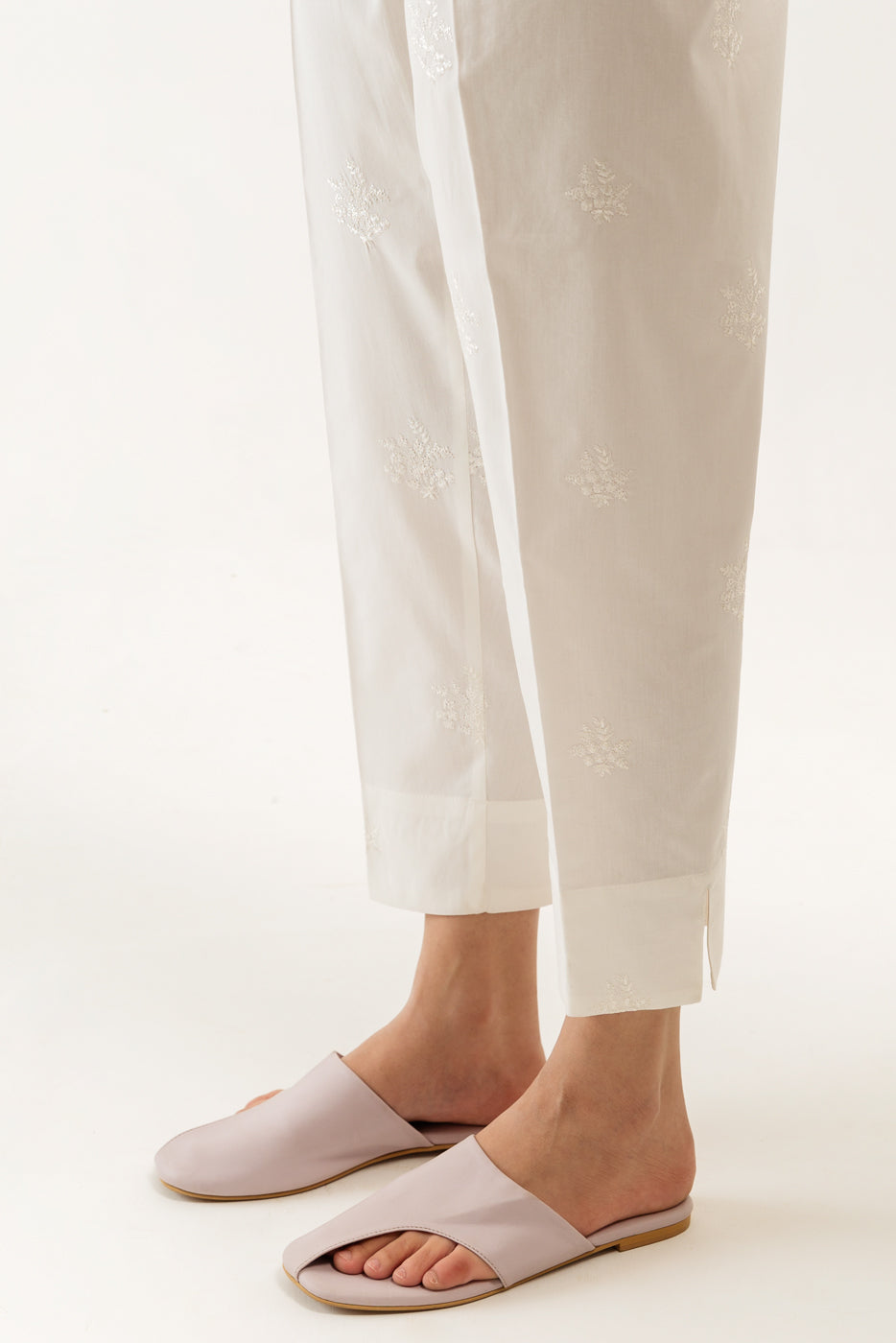 EMBROIDERED STRAIGHT PANTS