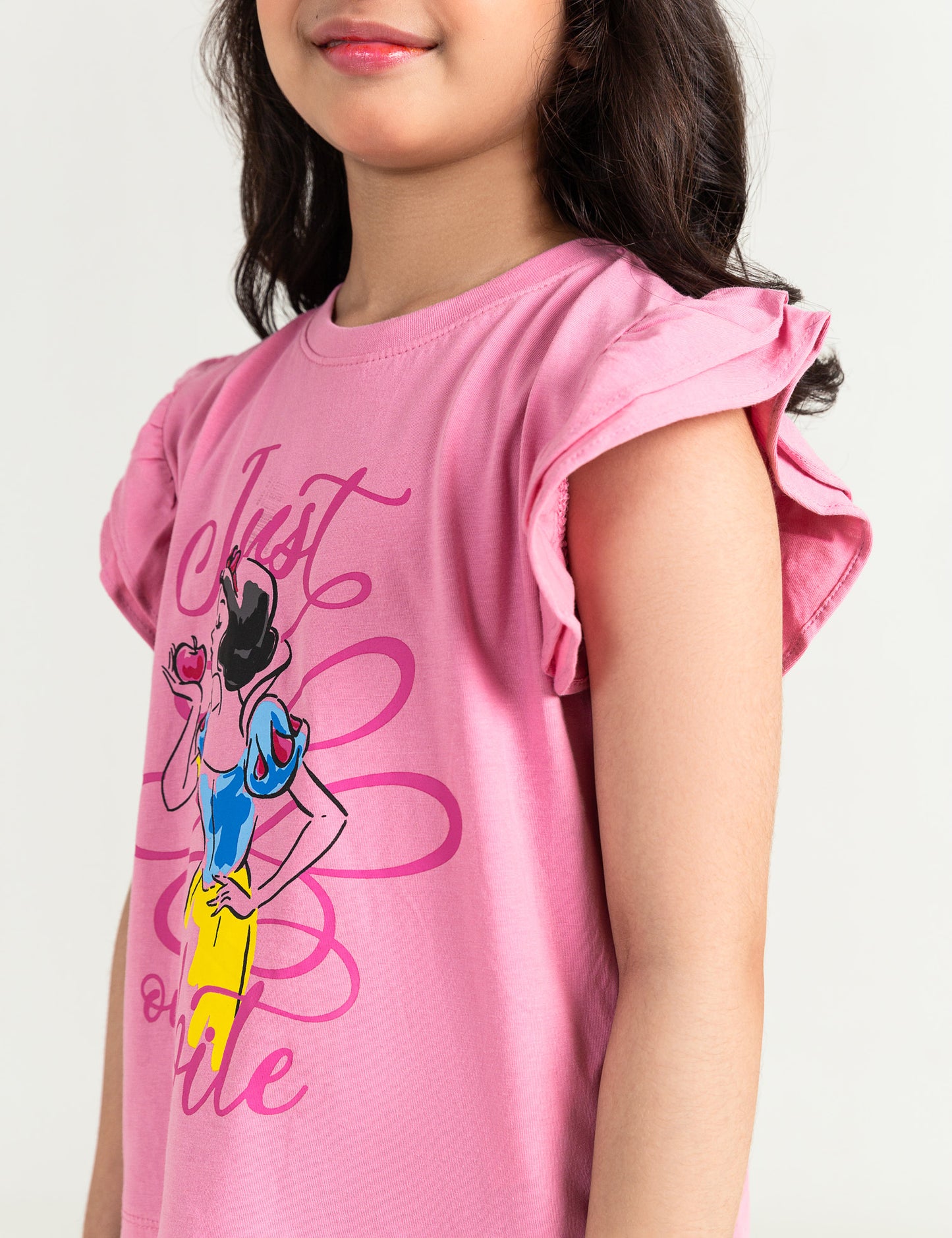 SNOW WHITE PRINTED GRAPHIC T-SHIRT