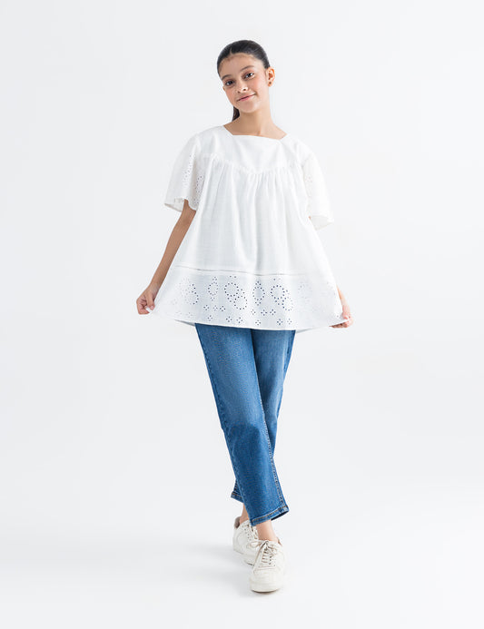 FLORAL EMBROIDERED TOP