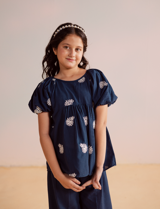 EMBROIDERED TOP