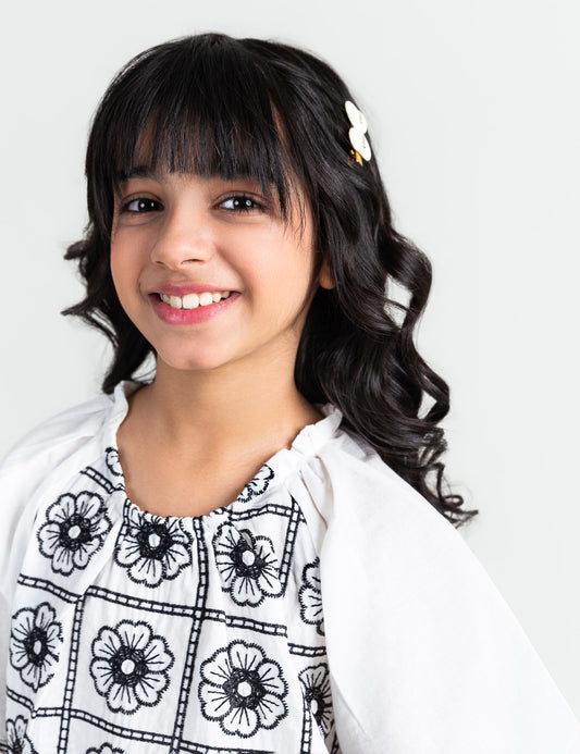 FLORAL EMBROIDERED TOP