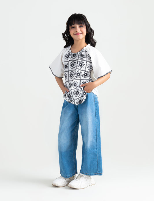 FLORAL EMBROIDERED TOP