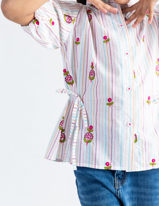 FLORAL EMBROIDERED TOP