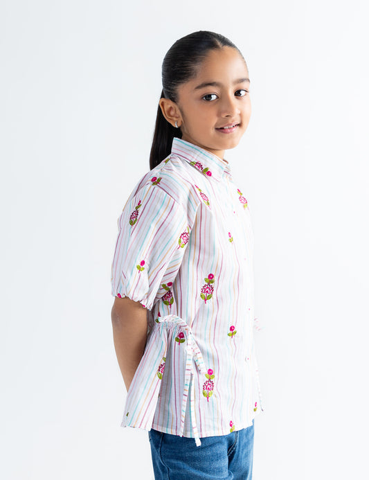 FLORAL EMBROIDERED TOP