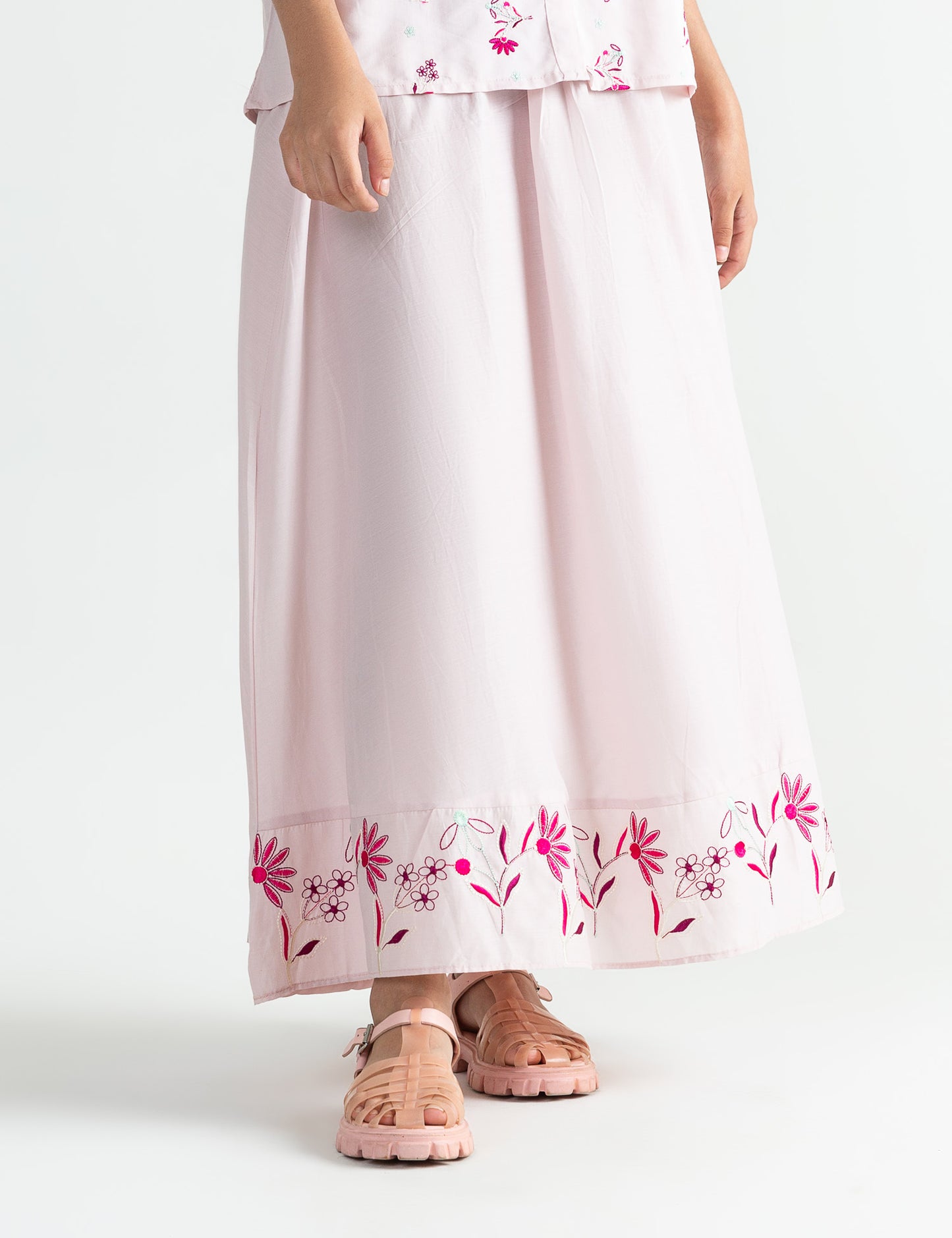 FLORAL EMBROIDERD SKIRT