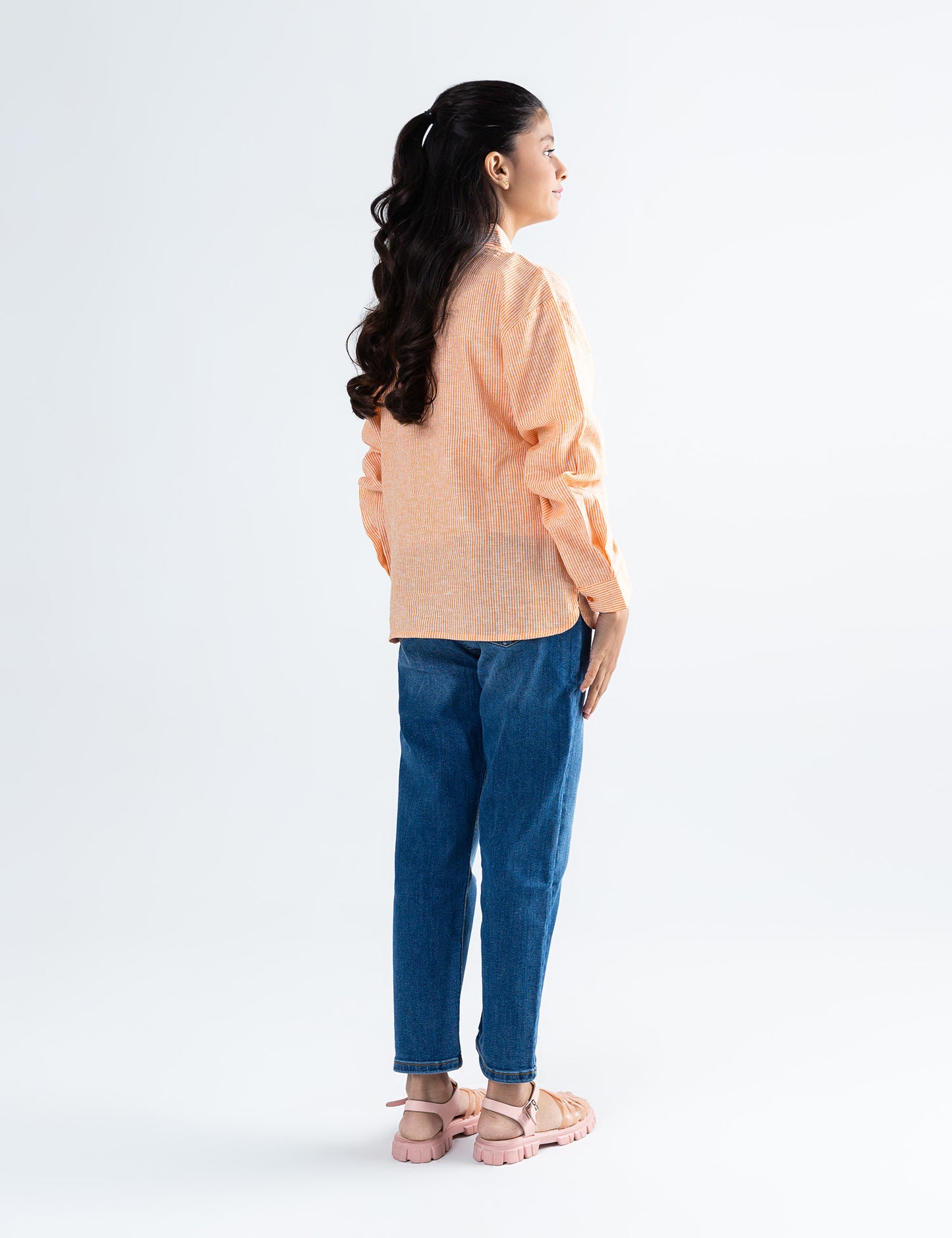 FLORAL EMBROIDERED BUTTON DOWN TOP