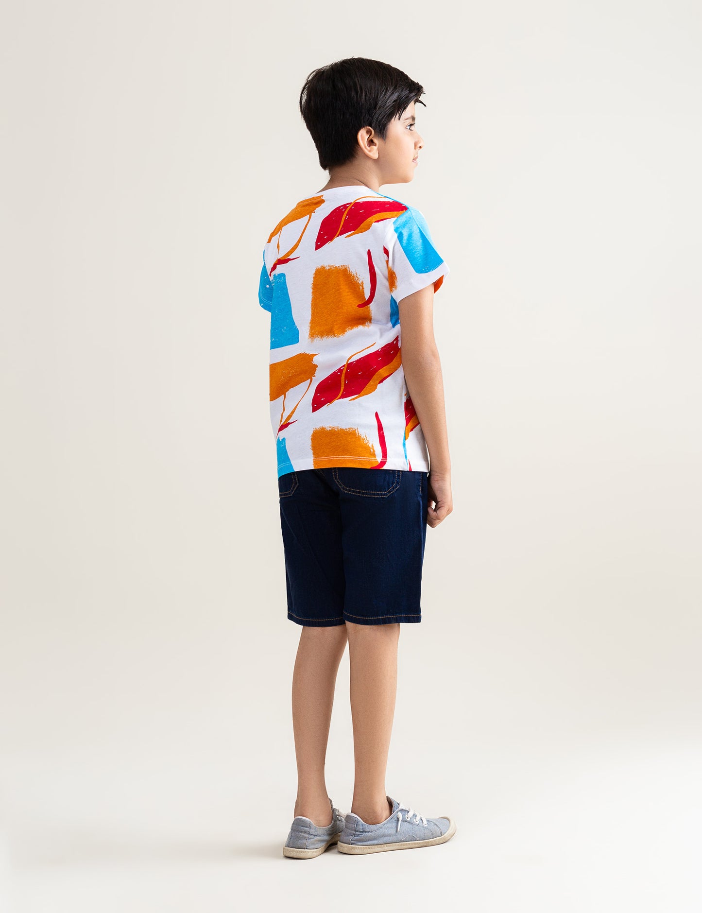 ART IS ALL AROUND US ABSTRACT PRINTED T-SHIRT