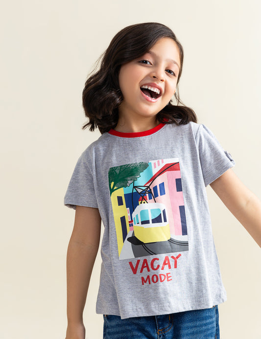 VACAY MODE PRINTED T-SHIRT