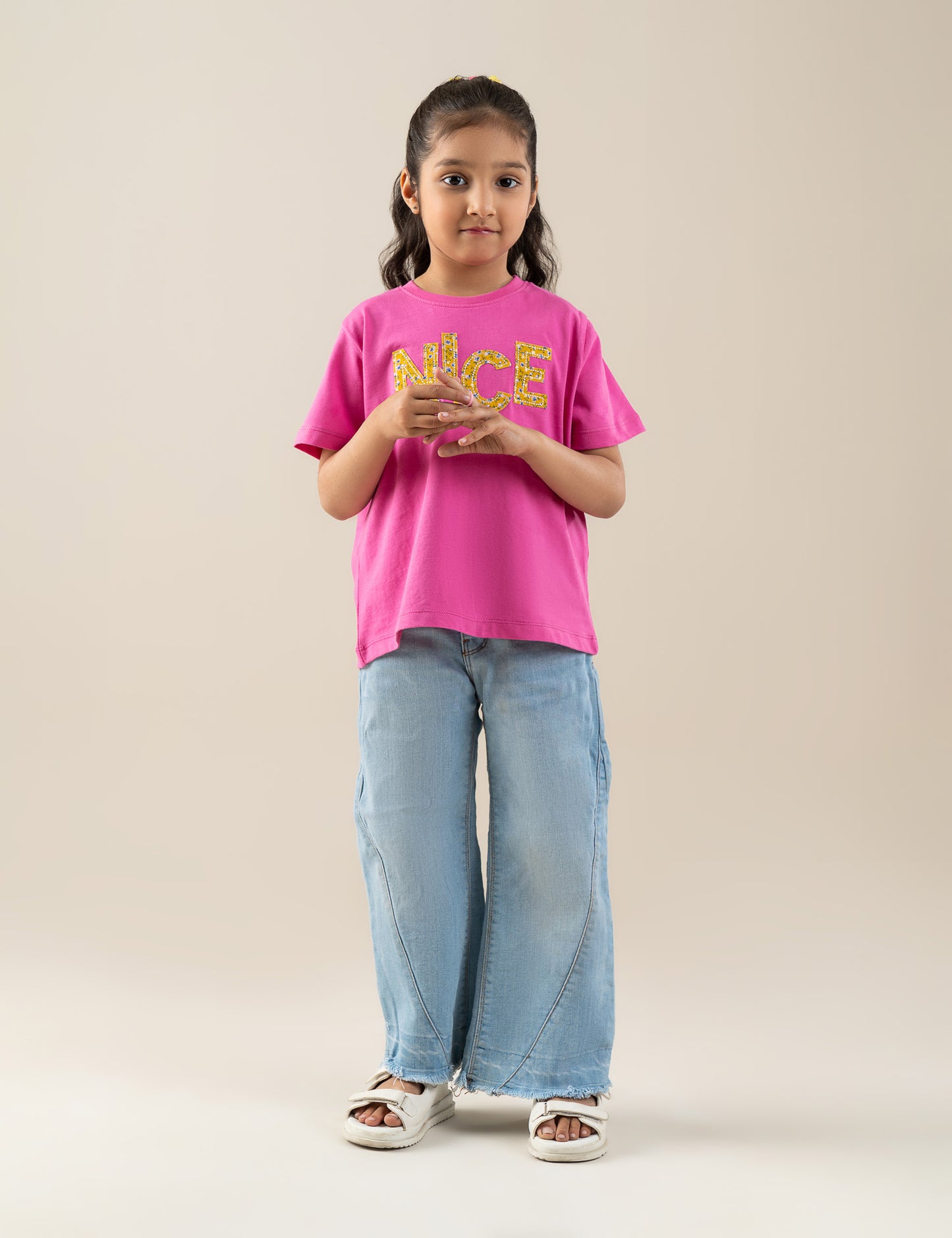 NICE GRAPHIC T-SHIRT