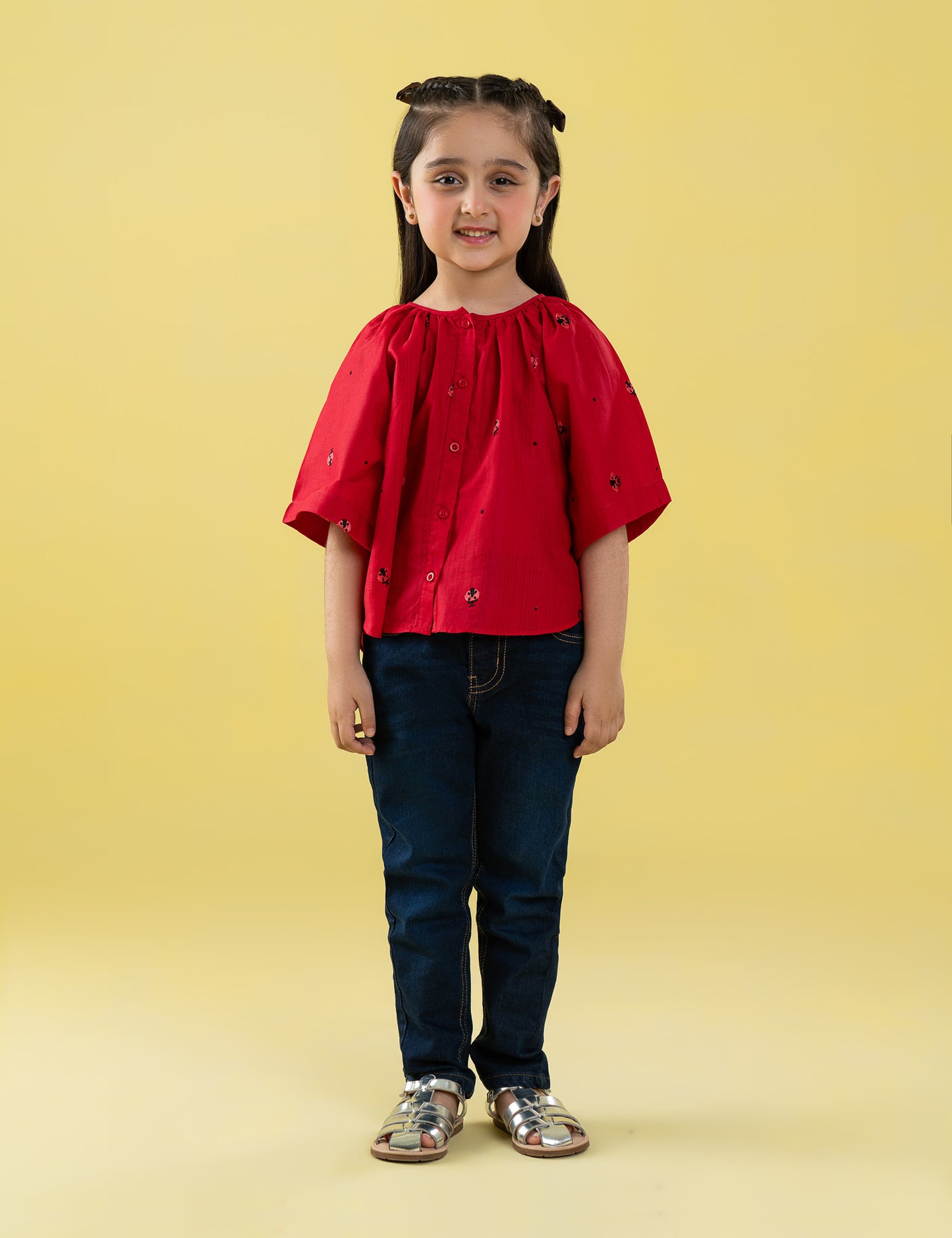 BUTTON DOWN EMBROIDRED TOP