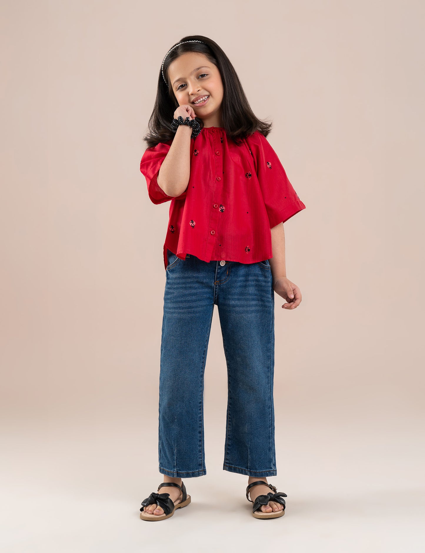 BUTTON DOWN EMBROIDRED TOP