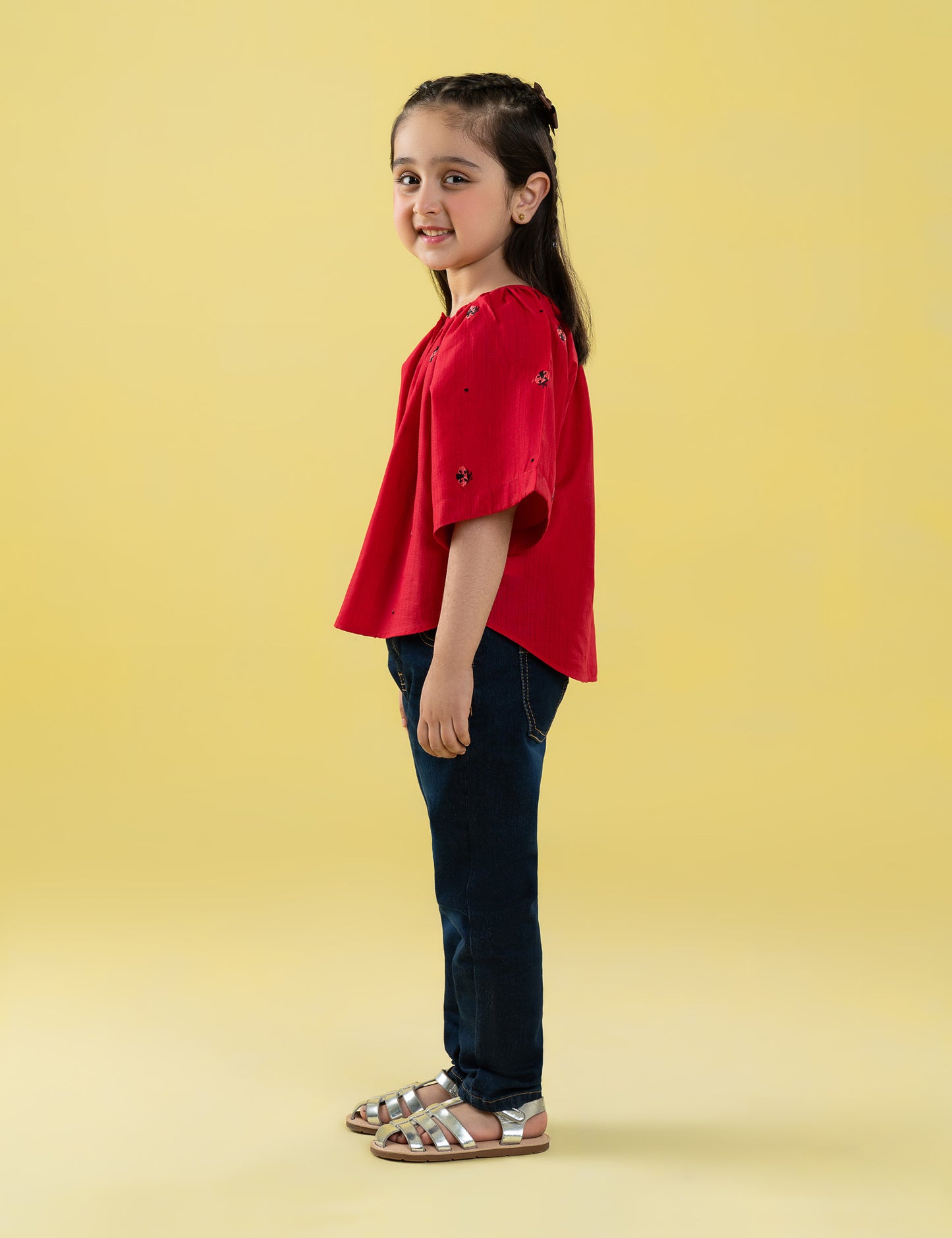 BUTTON DOWN EMBROIDRED TOP