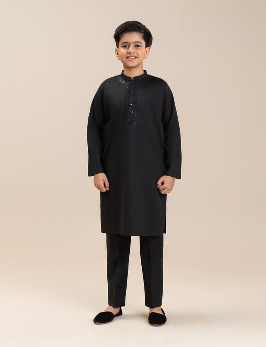 2 PIECE TEXTURED EMBROIDERED SUIT