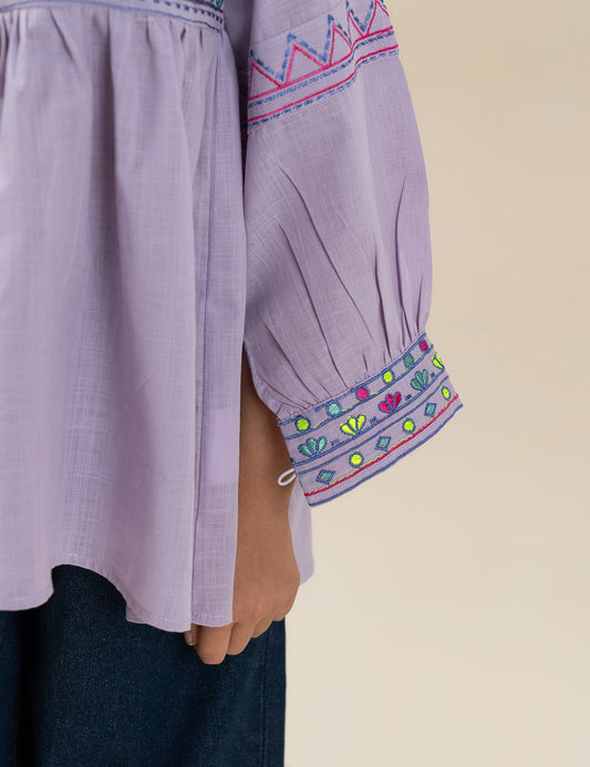 EMBROIDERED TOP