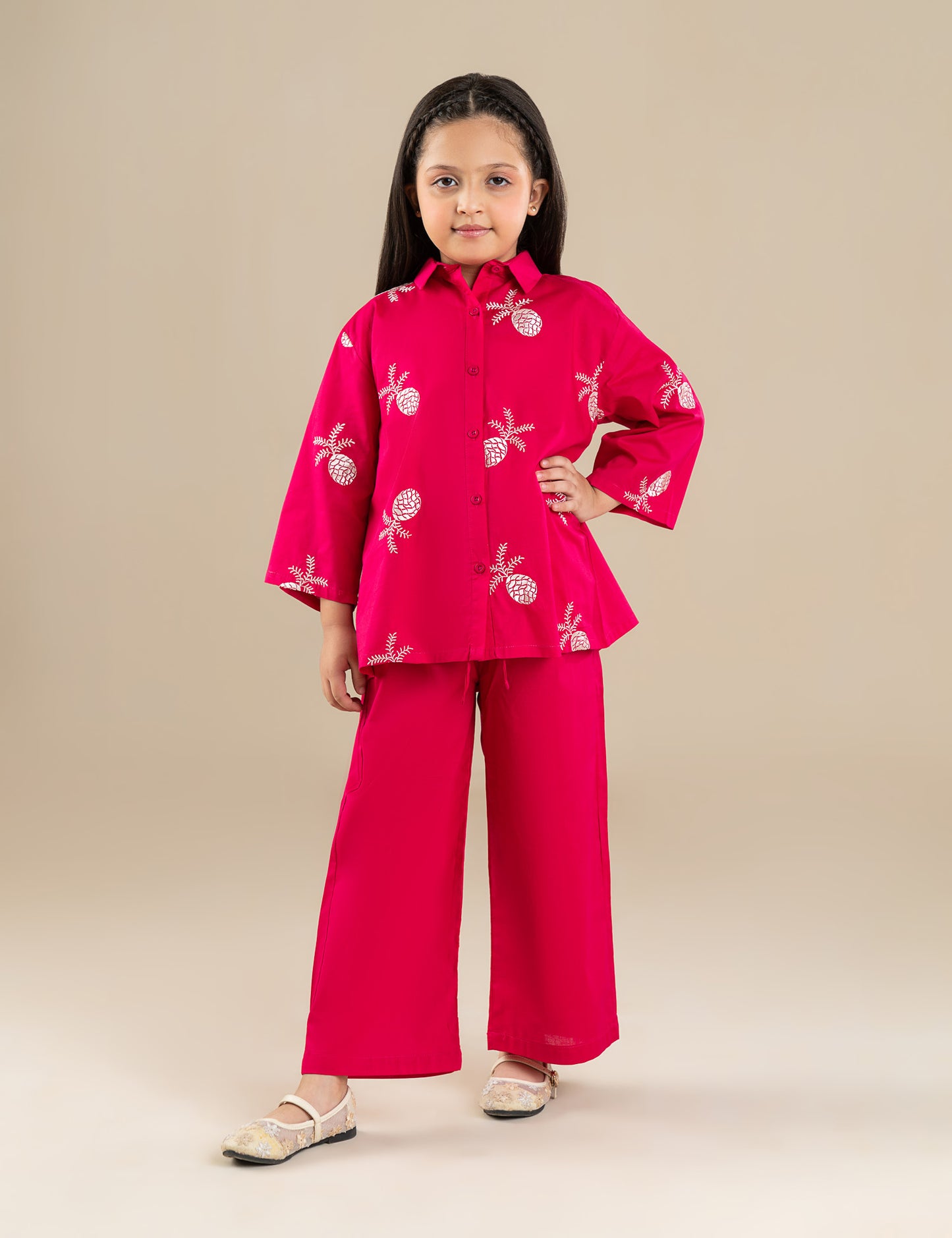 2 PINEAPPLE EMBROIDERED SUIT