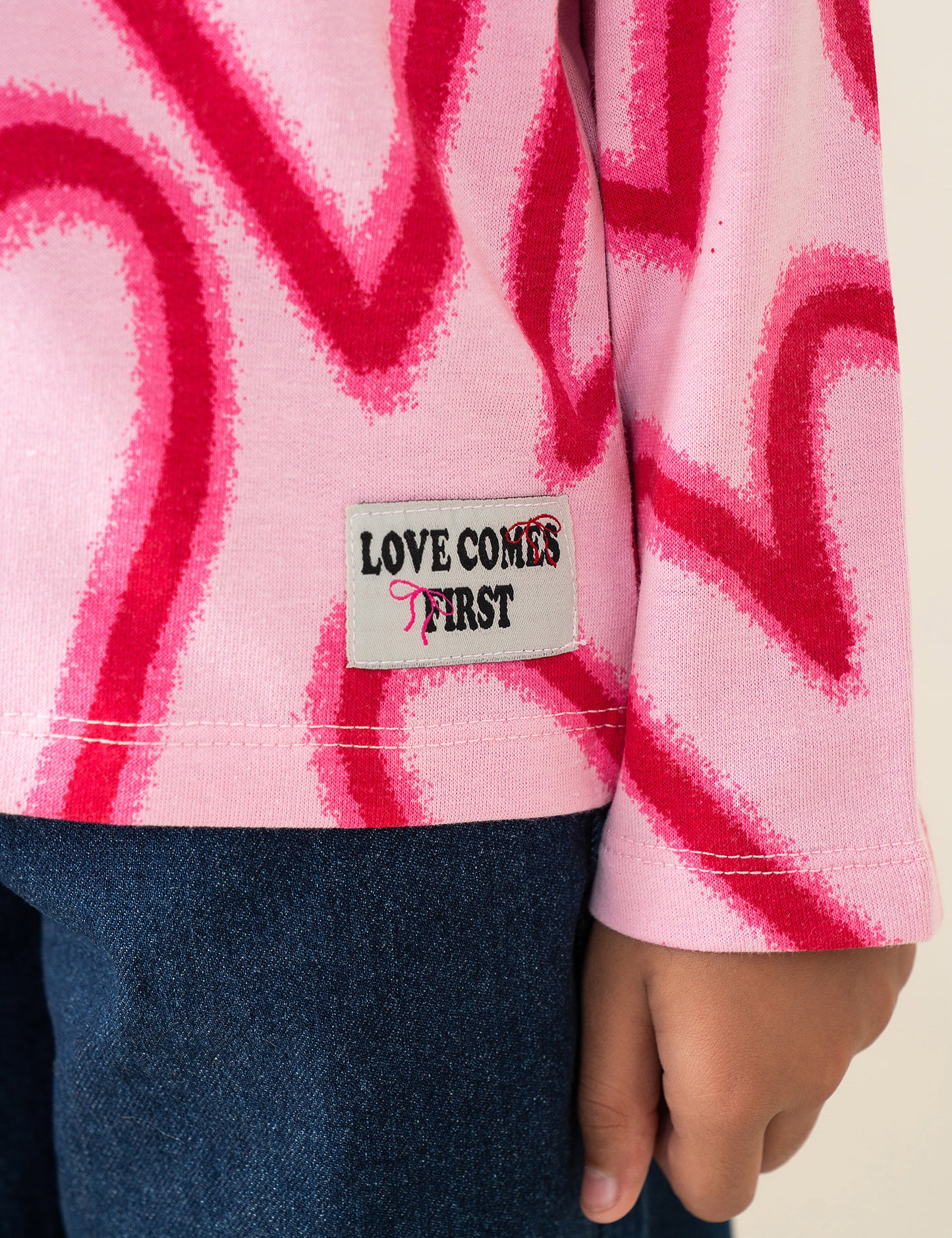 ALLOVER HEARTS PRINTED T-SHIRT