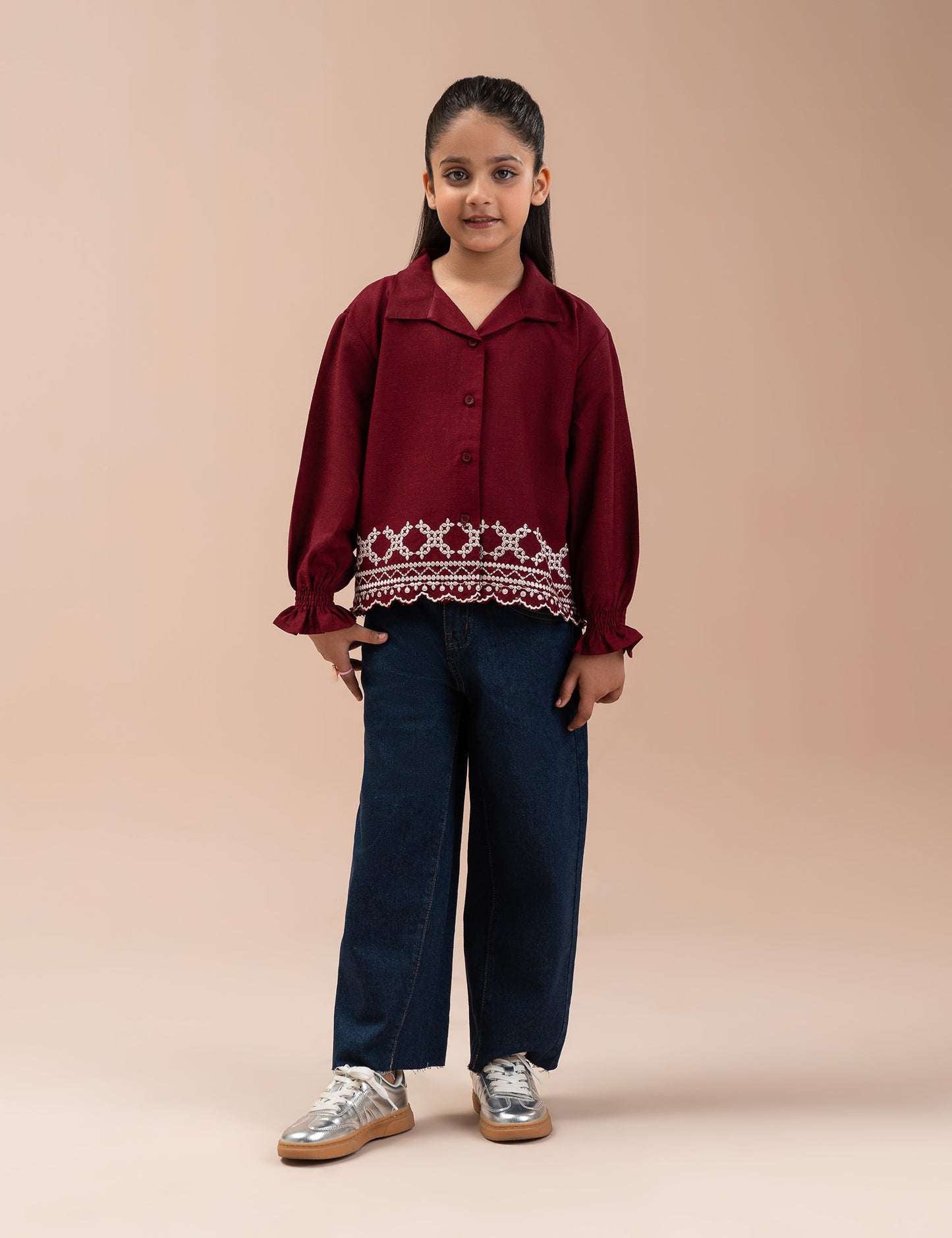 EMBROIDERED BUTTON DOWN TOP