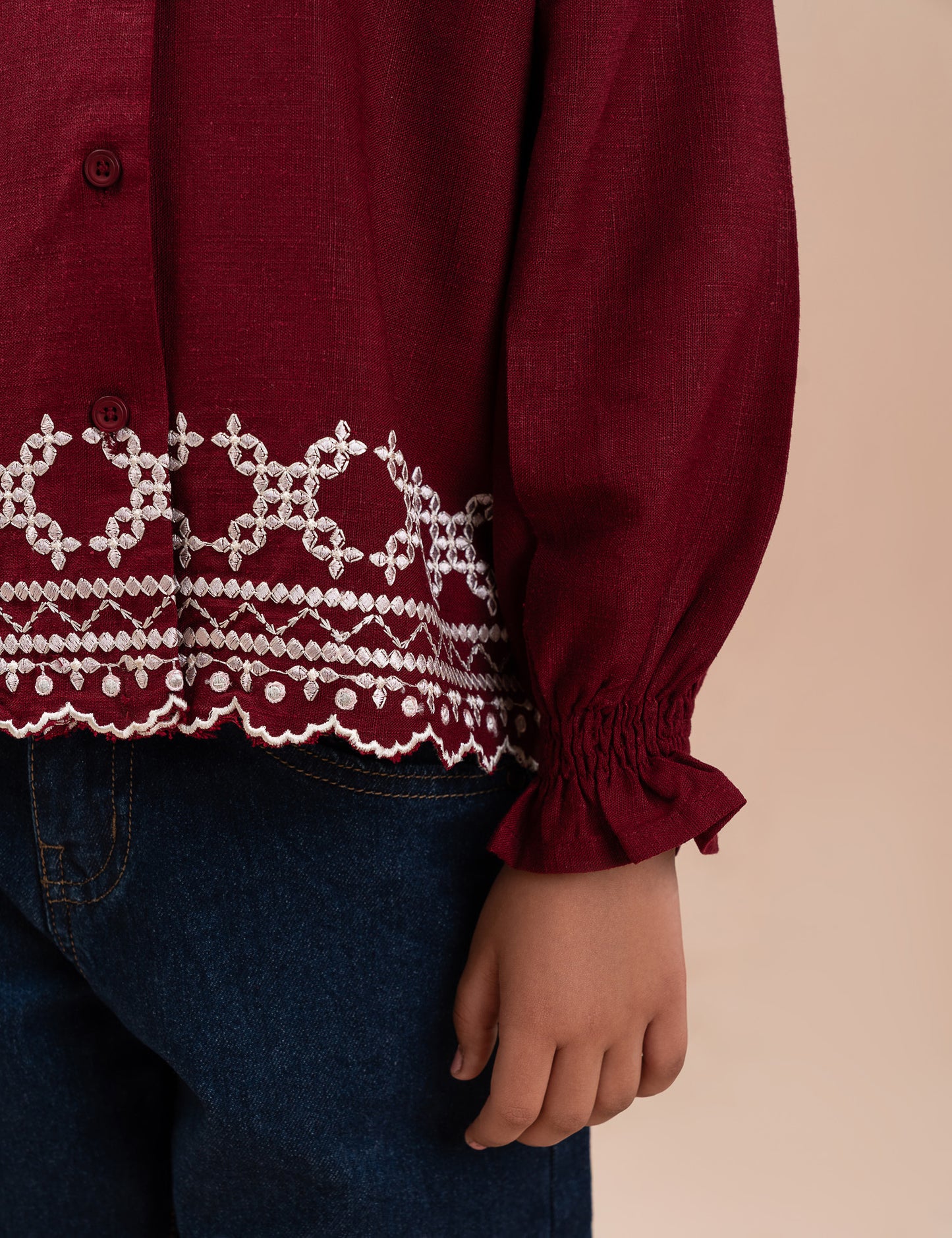 EMBROIDERED BUTTON DOWN TOP