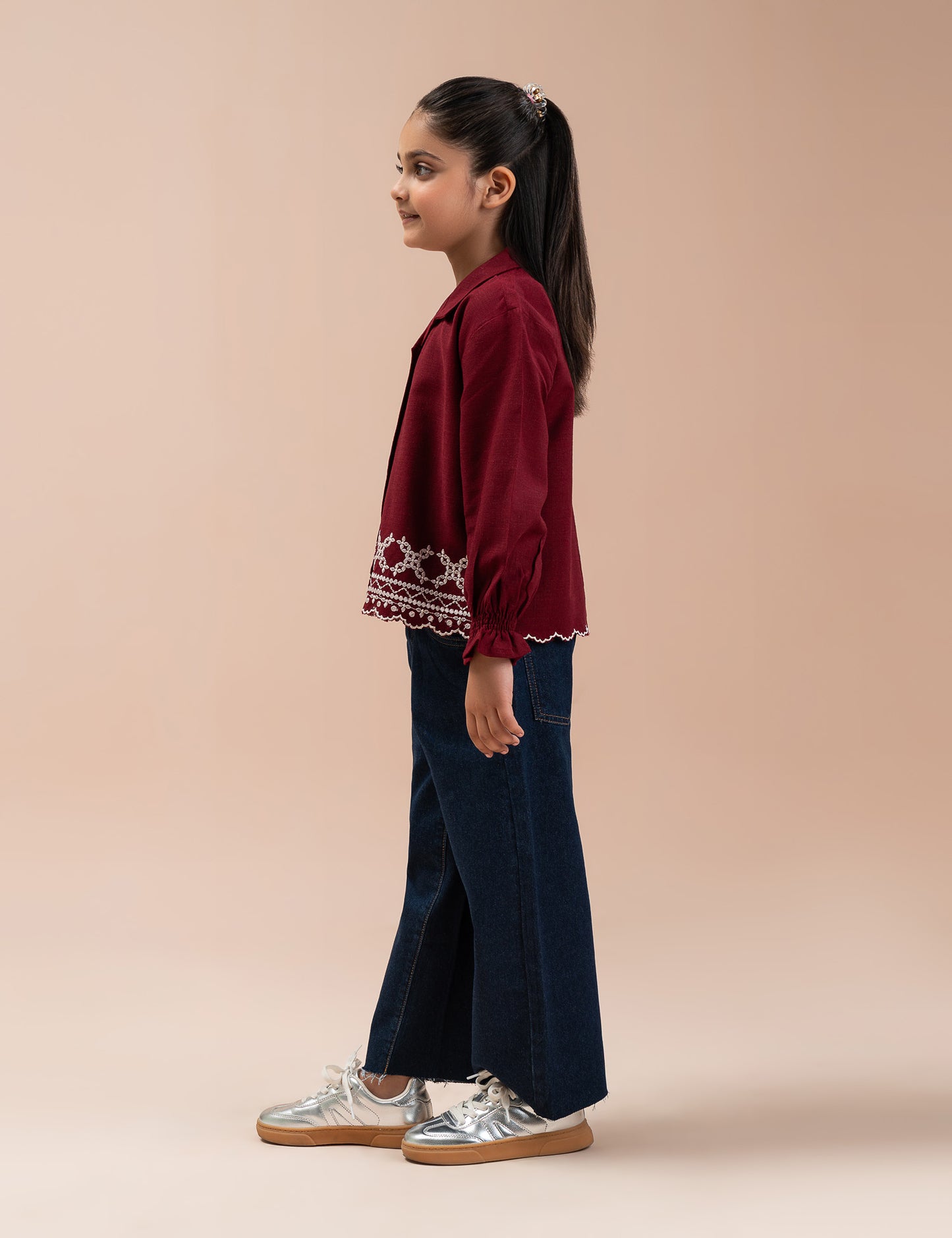 EMBROIDERED BUTTON DOWN TOP