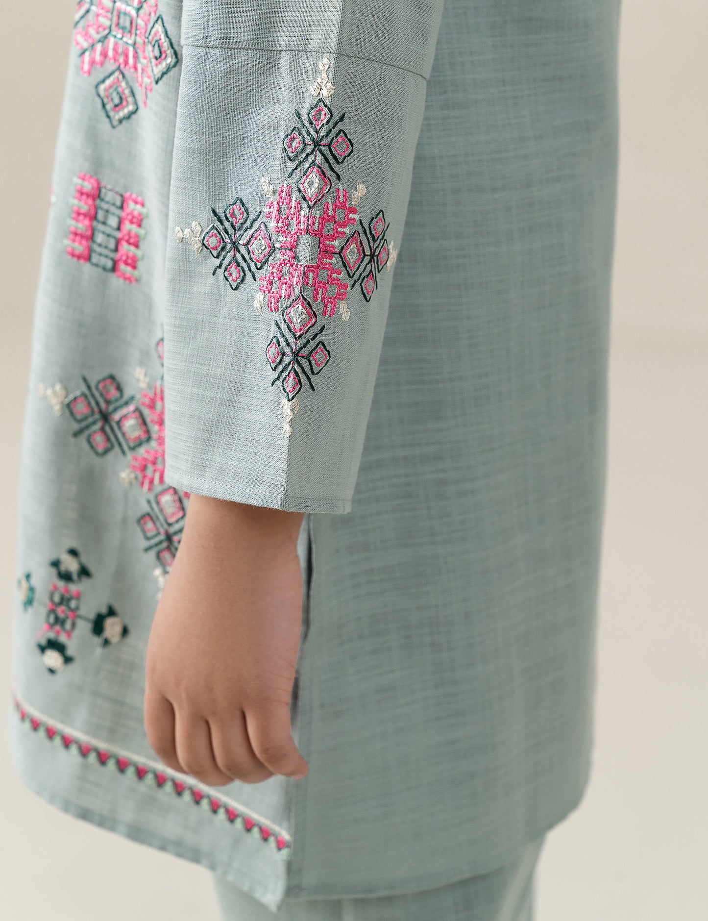 2 PIECE GEOMETRIC EMBROIDERED SUIT