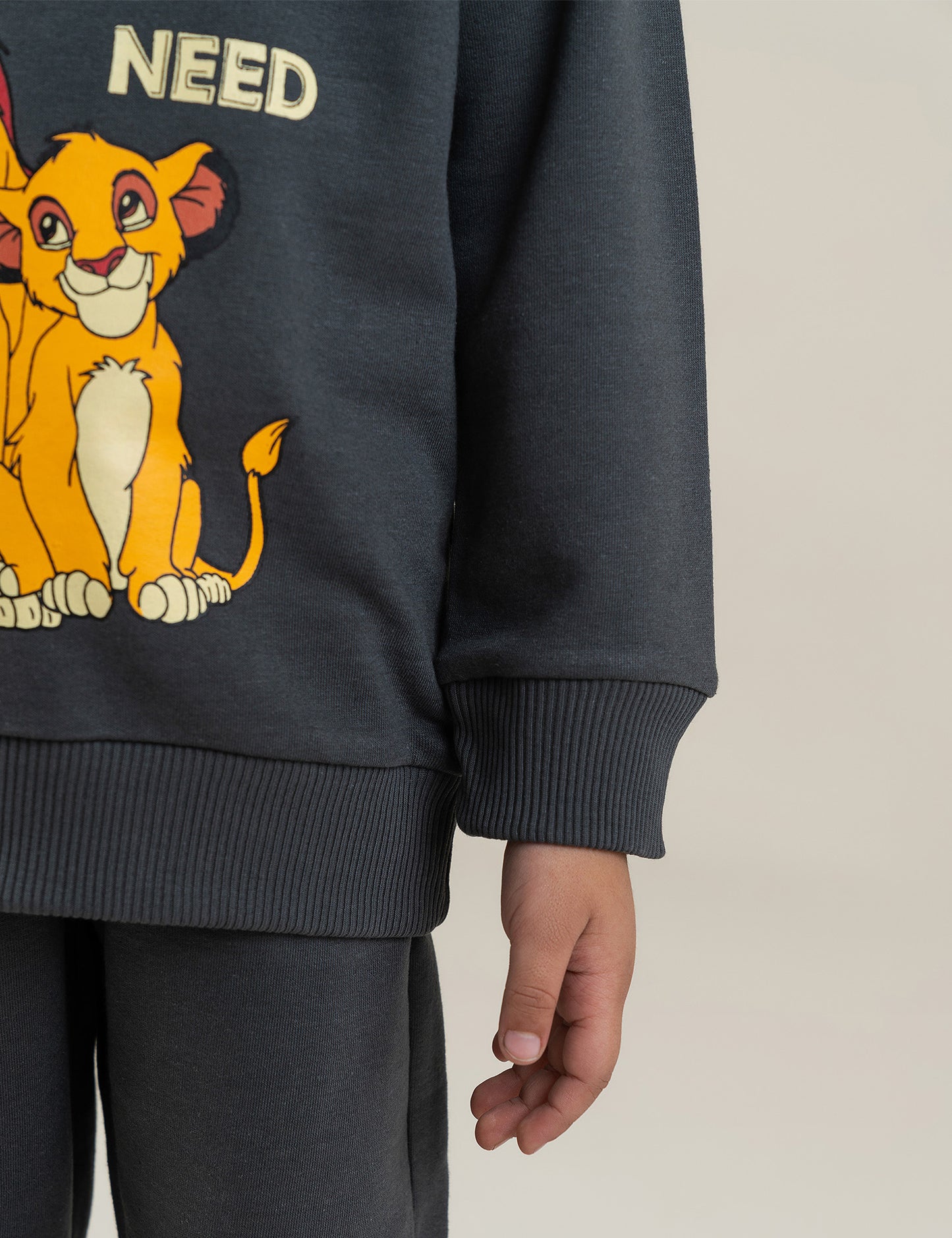 2 PIECE FRIENDS GRAPHIC SUIT