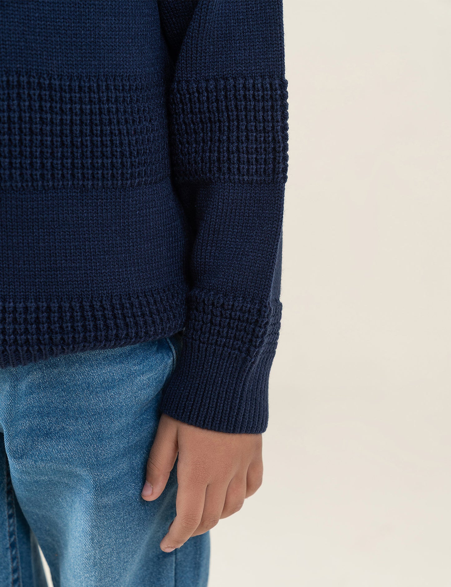 TEXTURED NAVY KNIT SWEATER